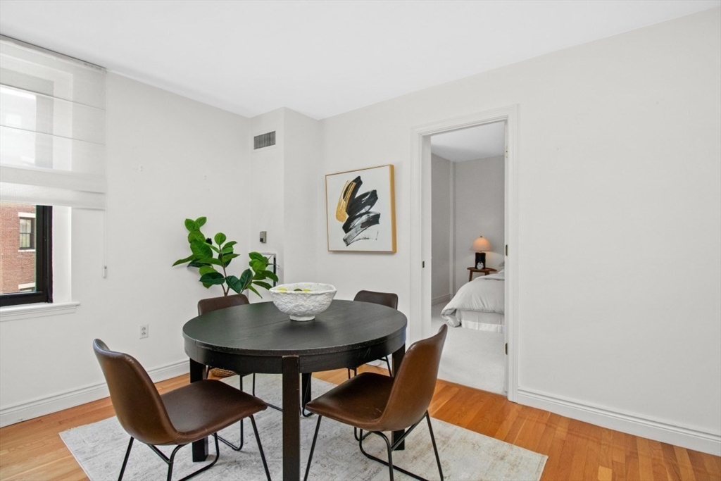 10 Charlesgate East # 302