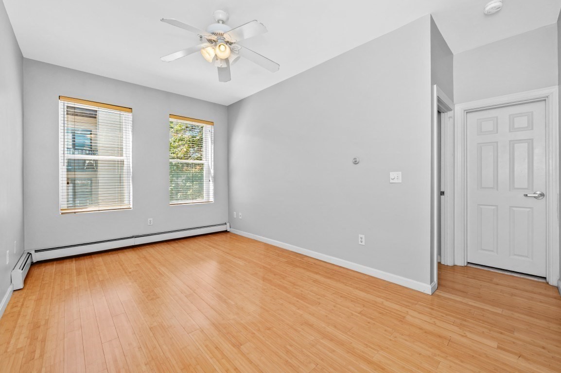 330 Summit Ave # 305