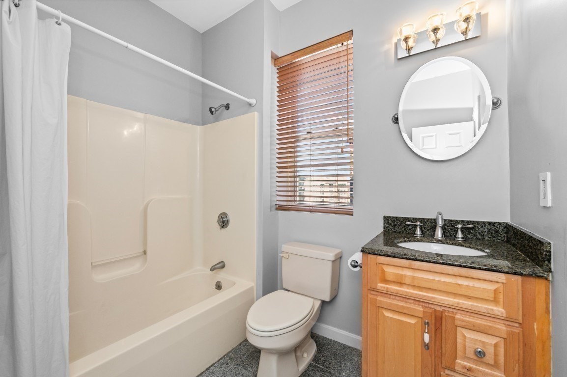330 Summit Ave # 305