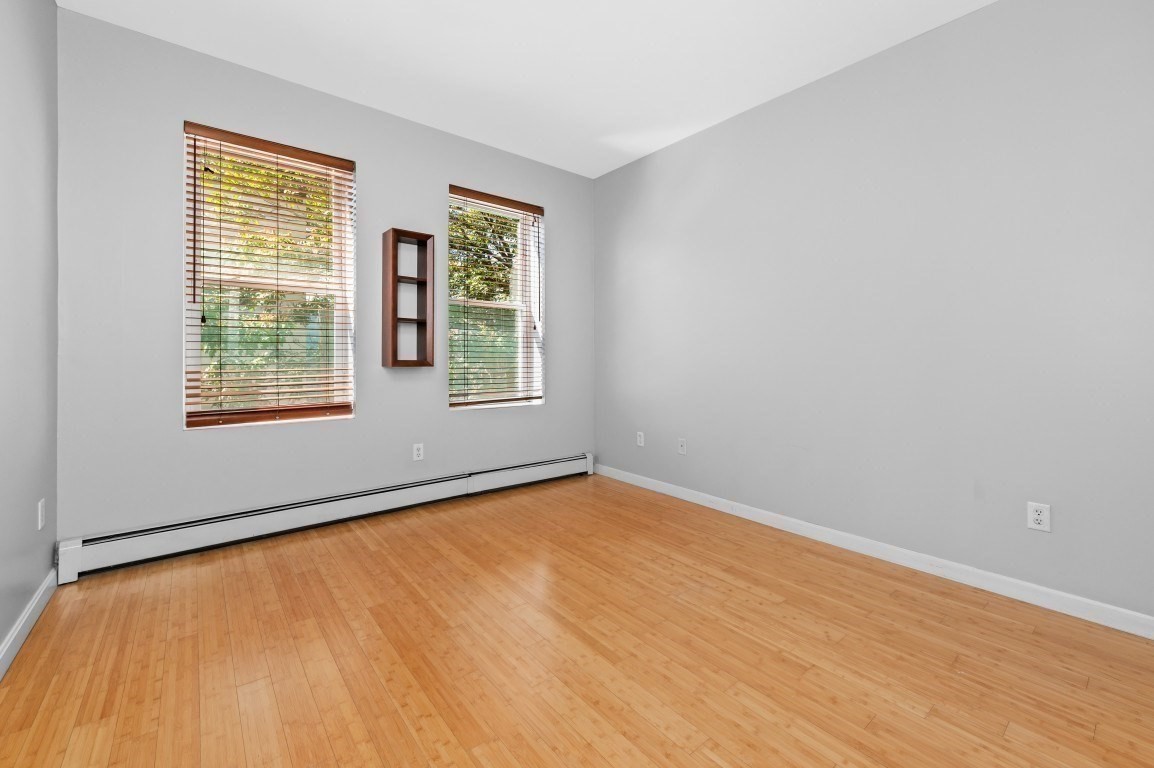 330 Summit Ave # 305