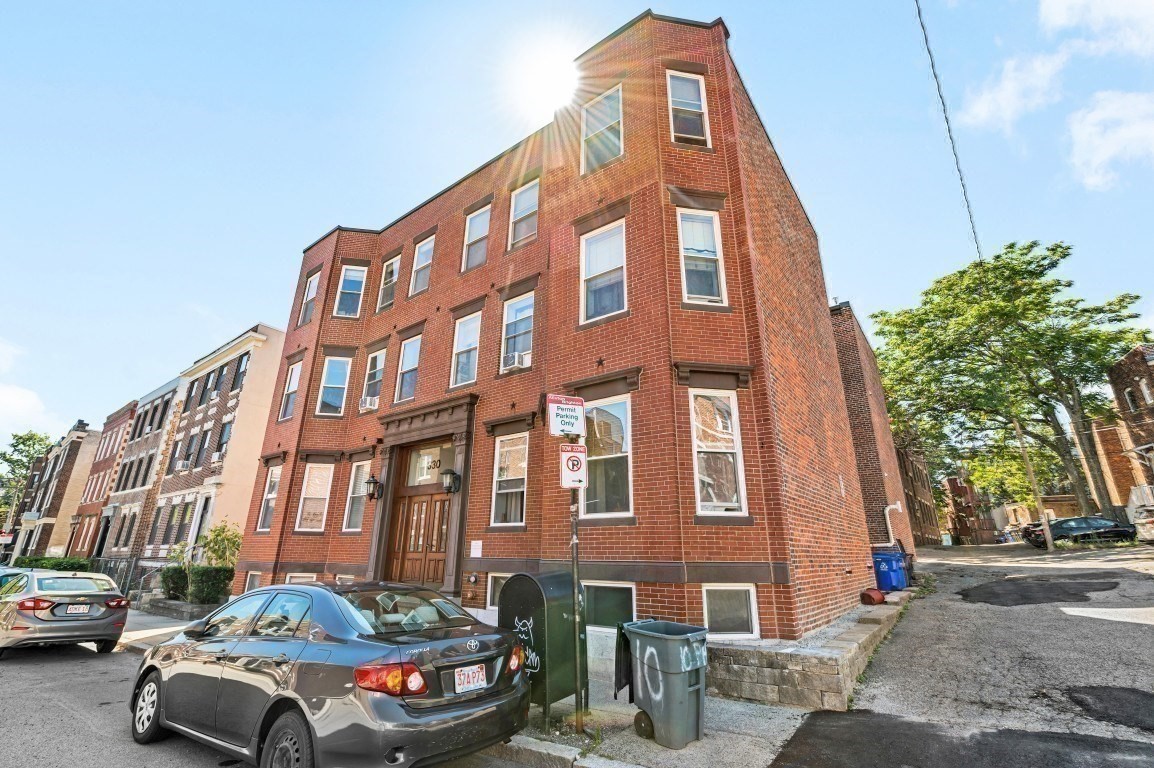 330 Summit Ave # 305