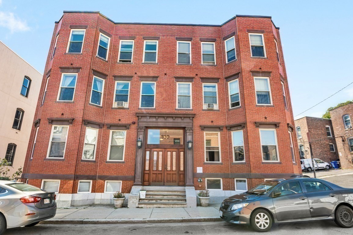 330 Summit Ave # 305
