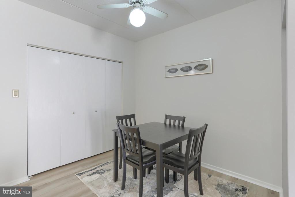 593 Geneva Dr #17