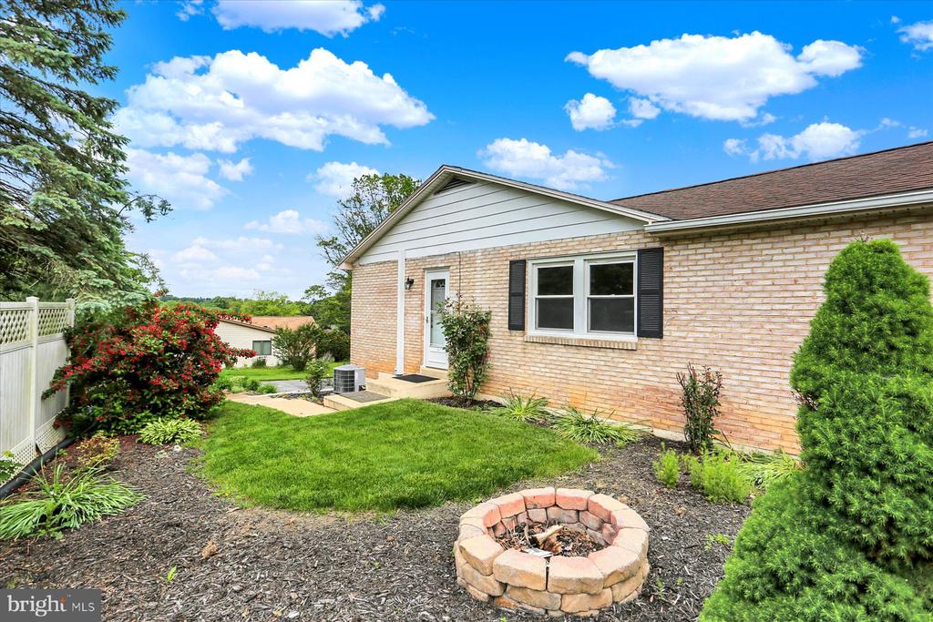 400 Orchard Ln