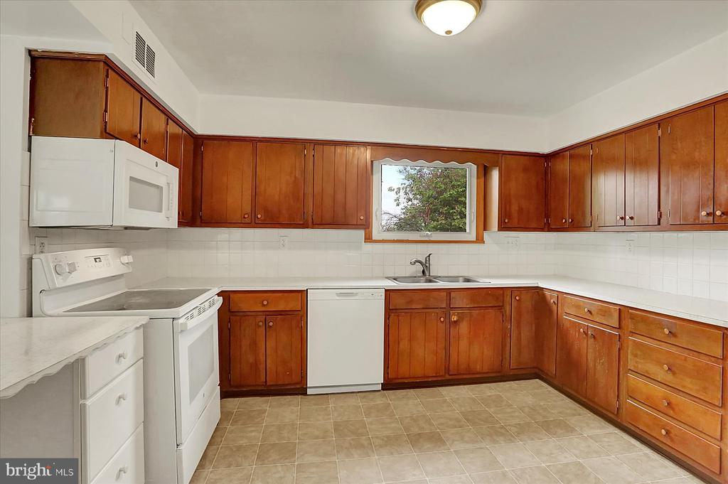 400 Orchard Ln