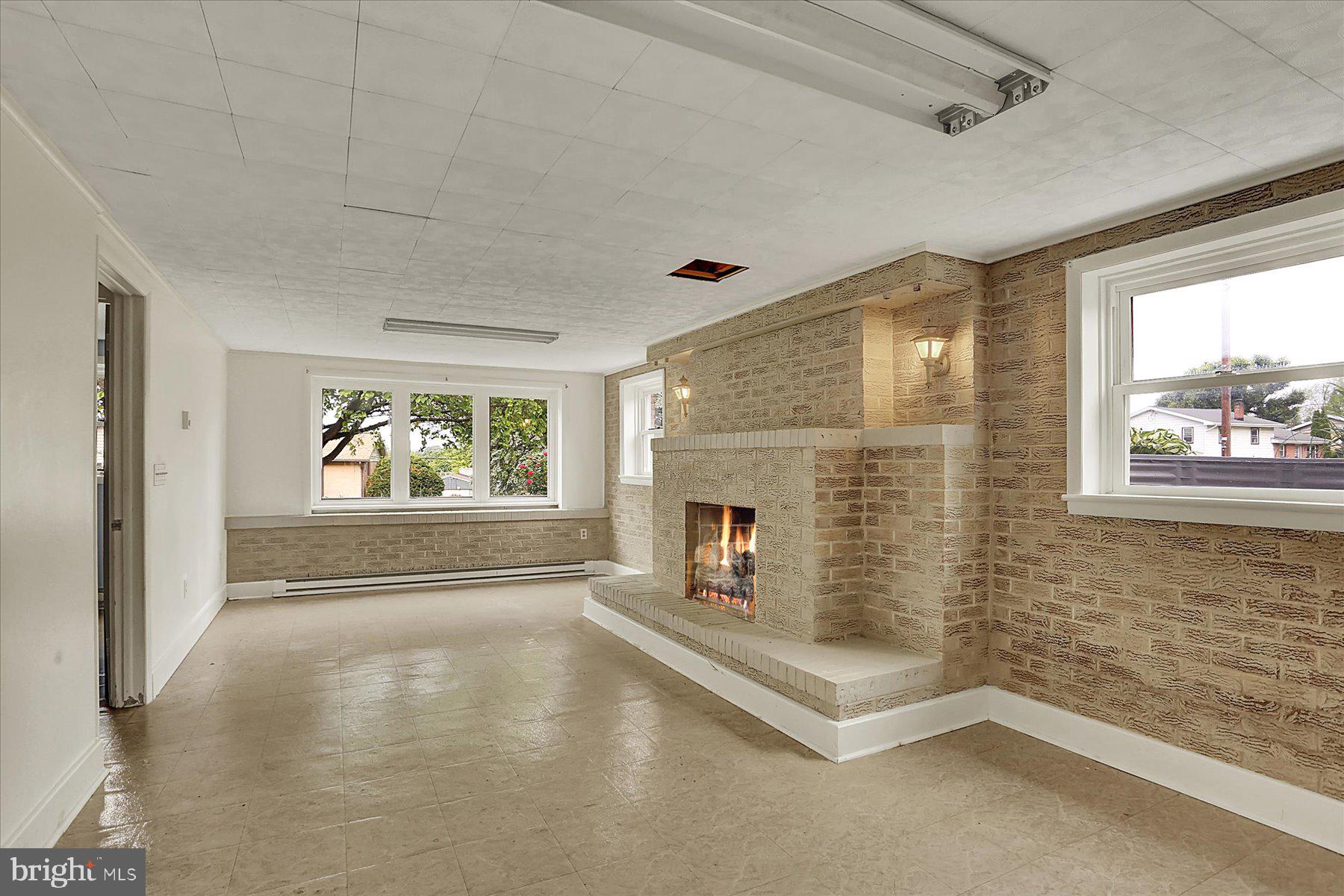 400 Orchard Ln