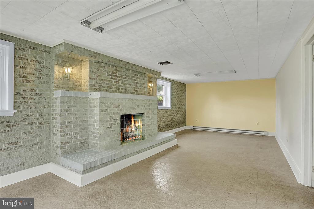 400 Orchard Ln