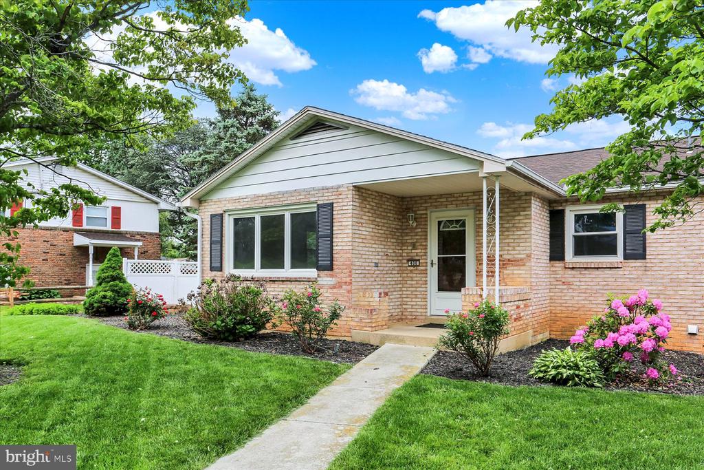 400 Orchard Ln