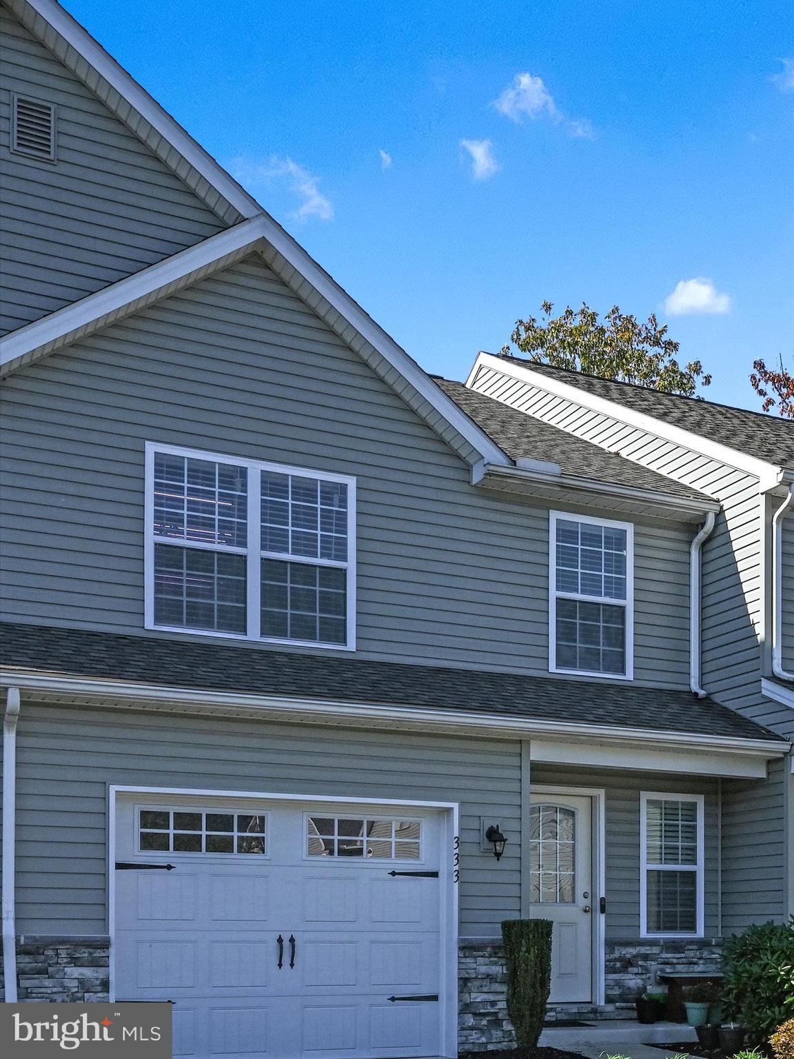 333 BRIAR RIDGE CIRCLE