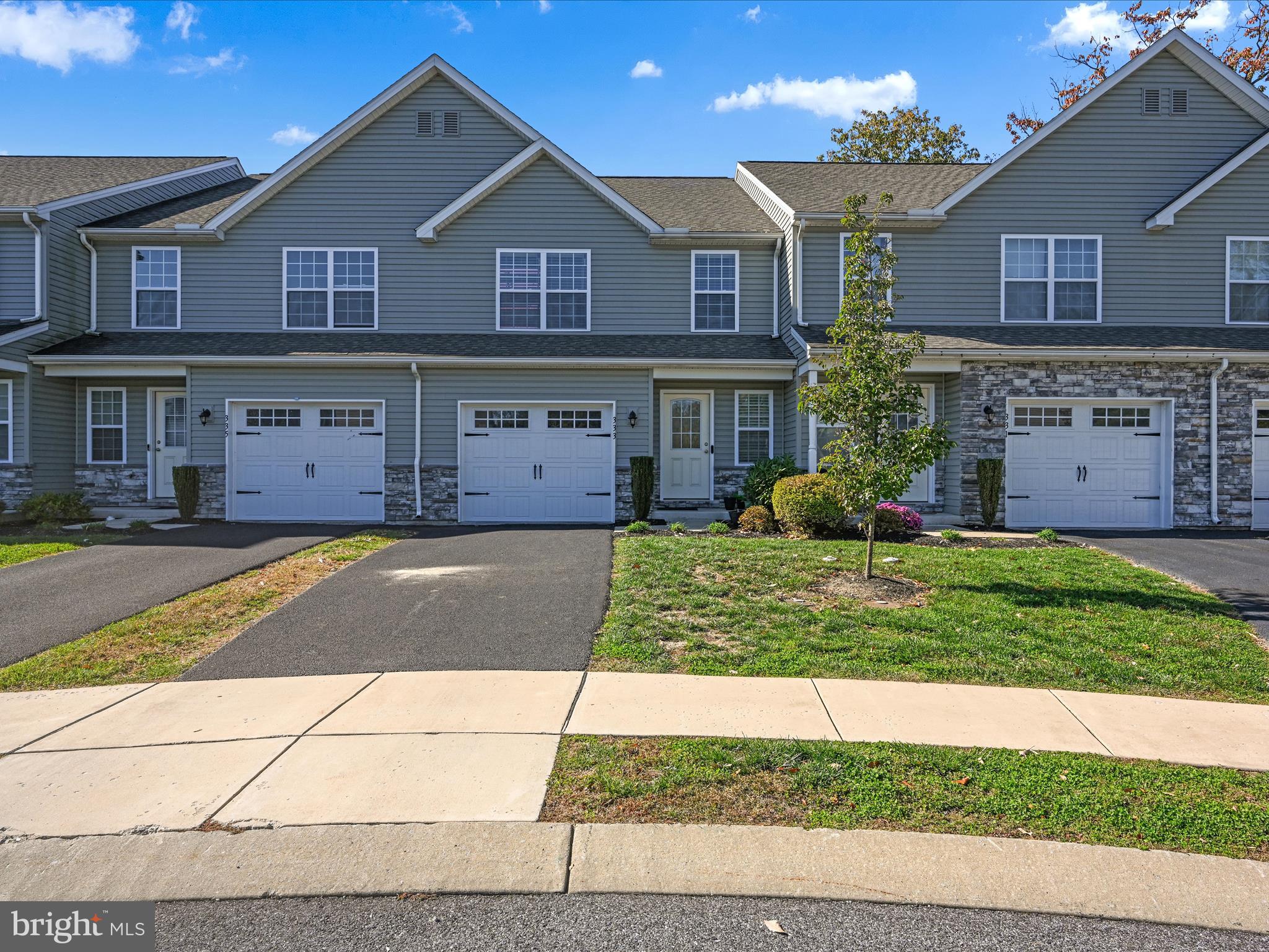 333 BRIAR RIDGE CIRCLE