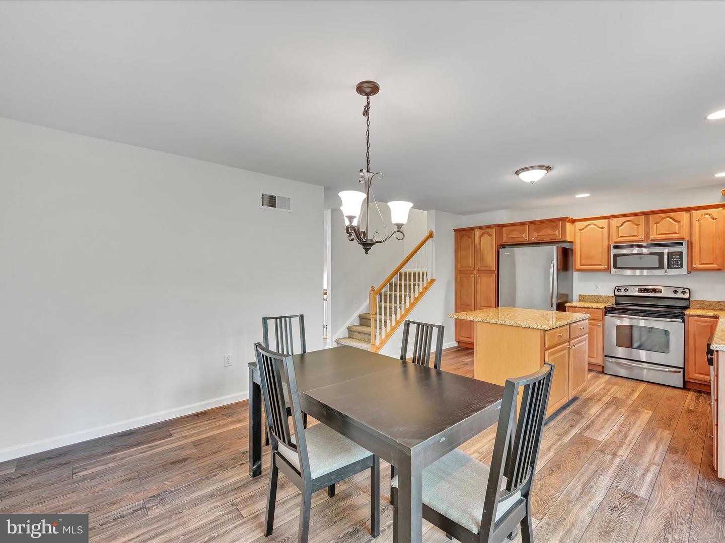 9067 Joyce Ln