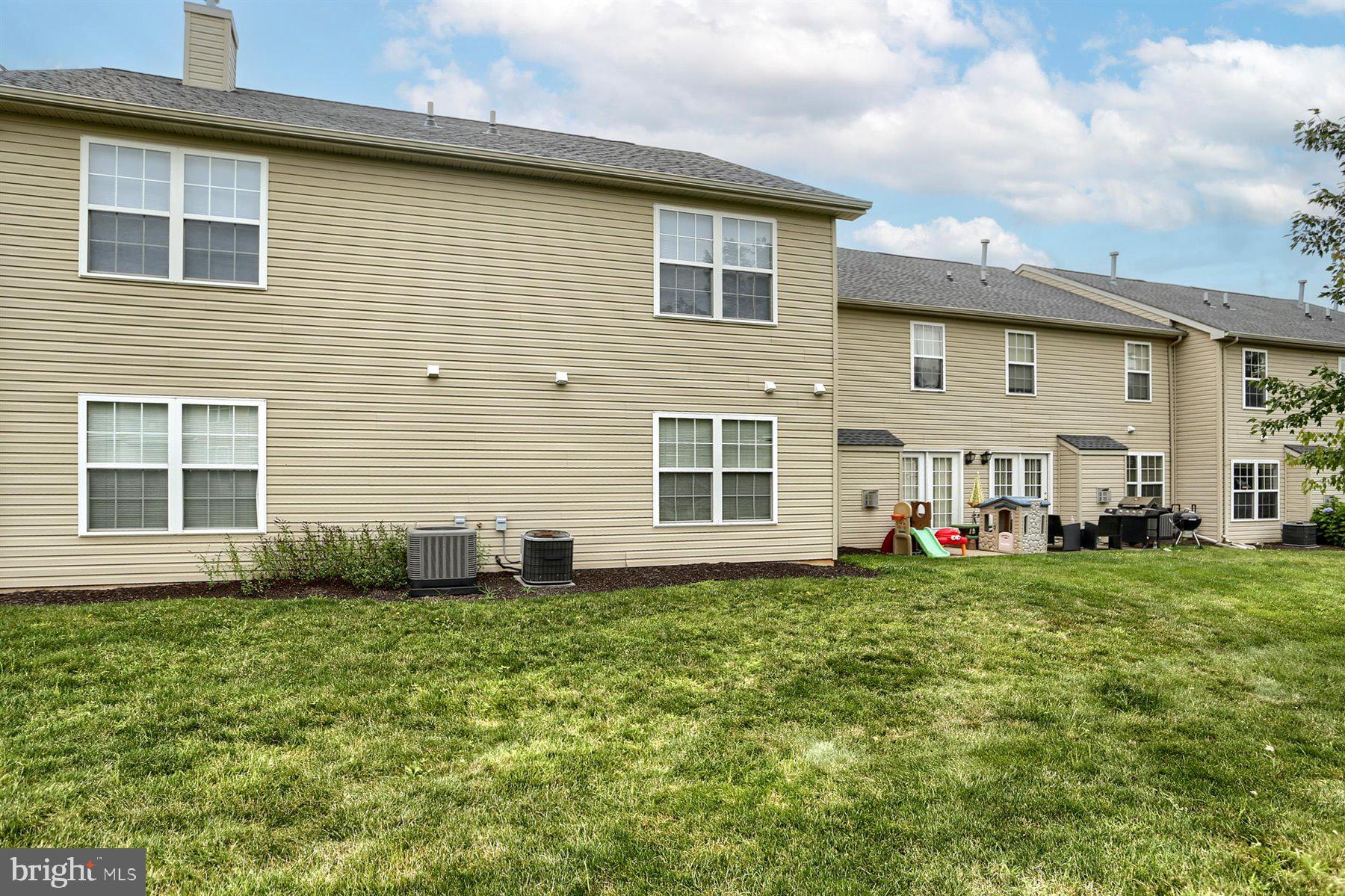 122 Cardinal Ln