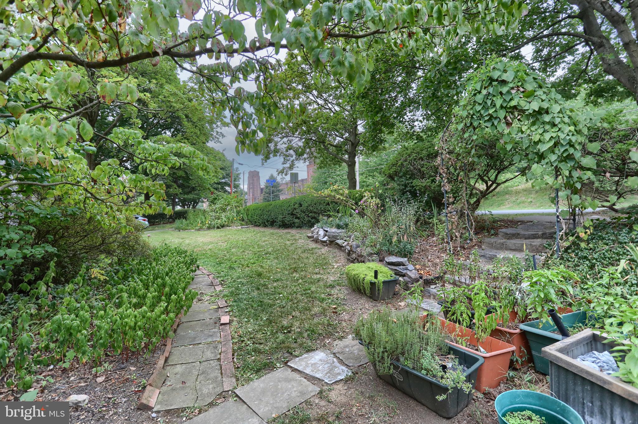 1 S 23rd St