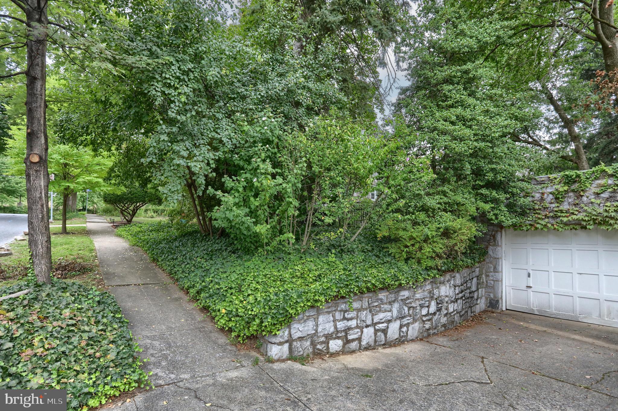 1 S 23rd St