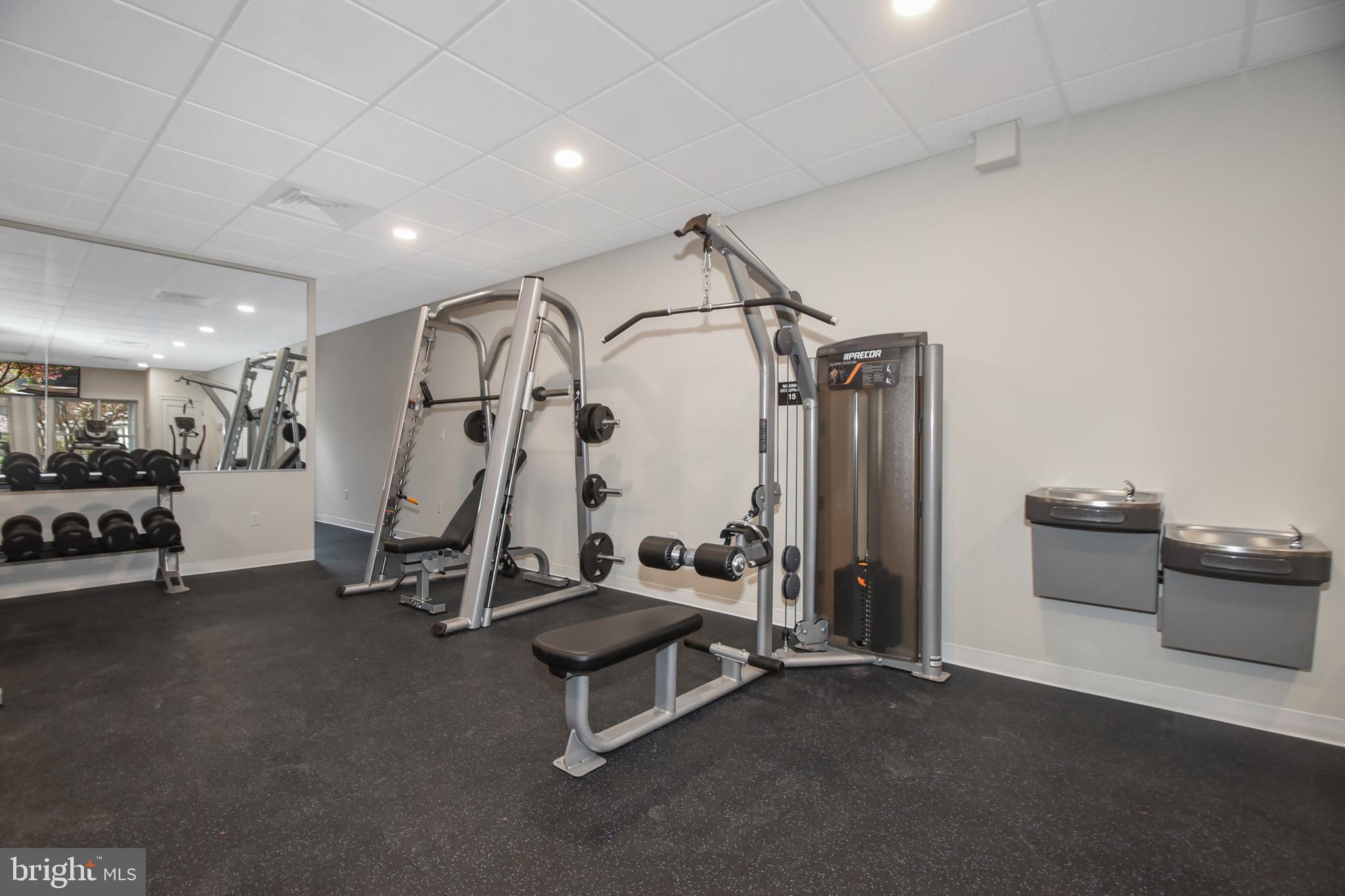 159 High Pointe Dr #16