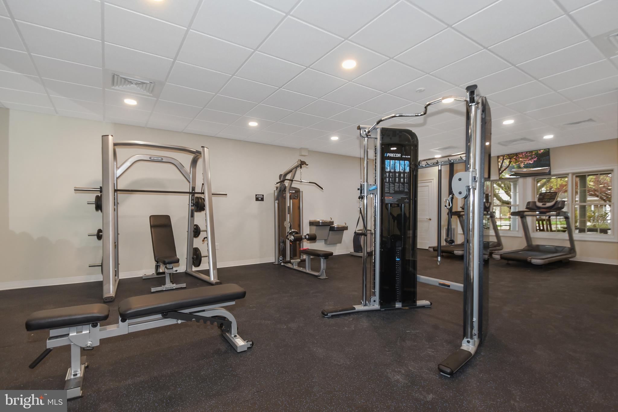 159 High Pointe Dr #16