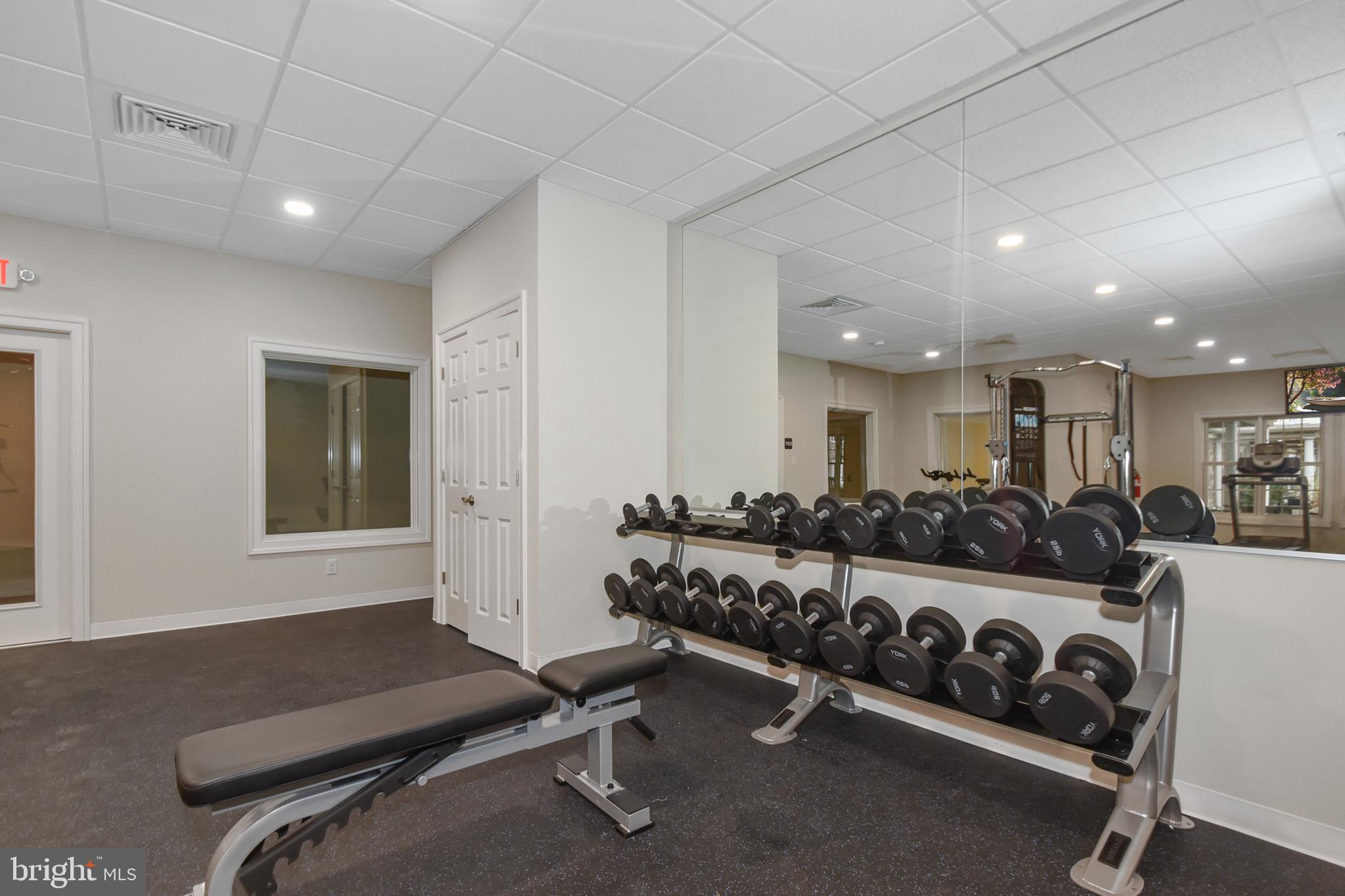 159 High Pointe Dr #16