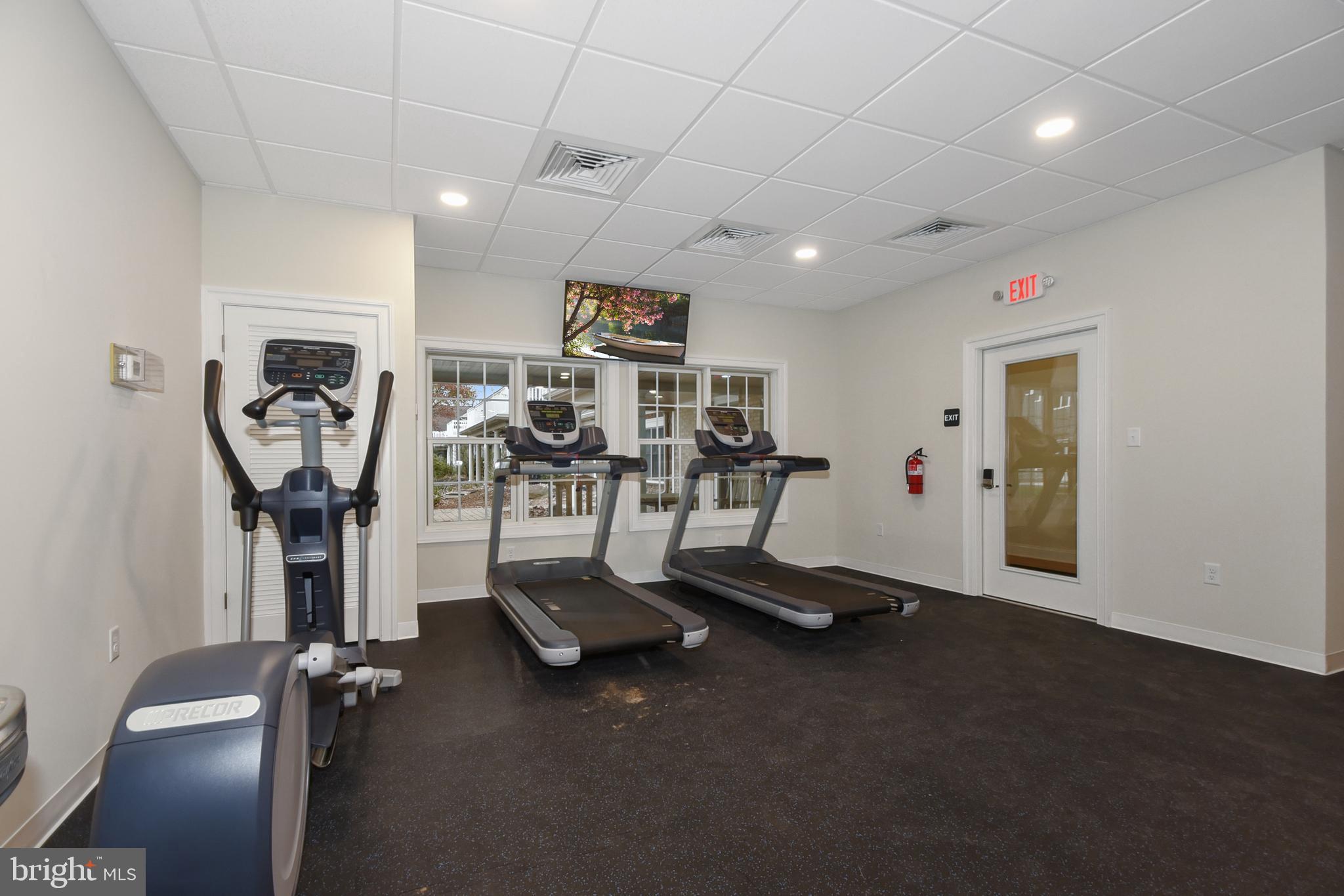 159 High Pointe Dr #16