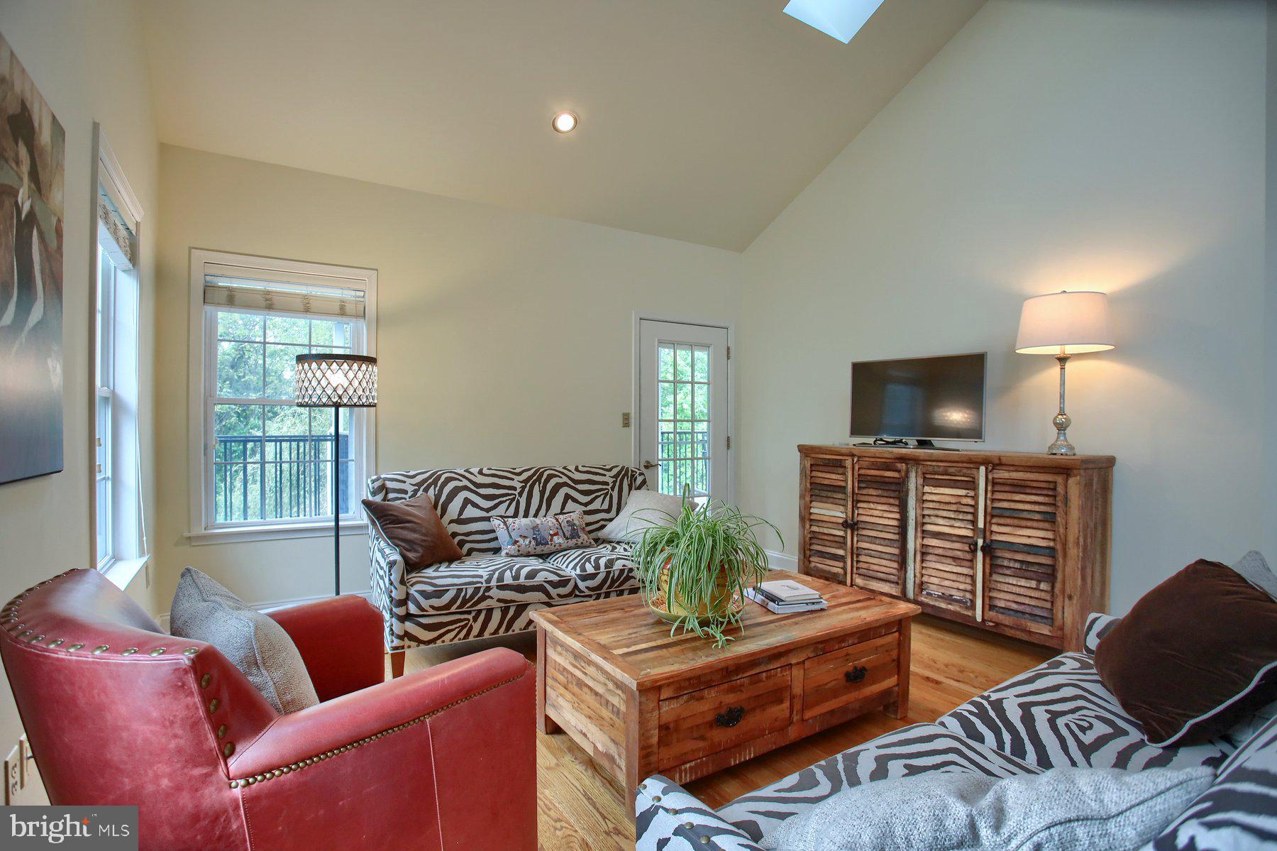 366 Schaffner Dr