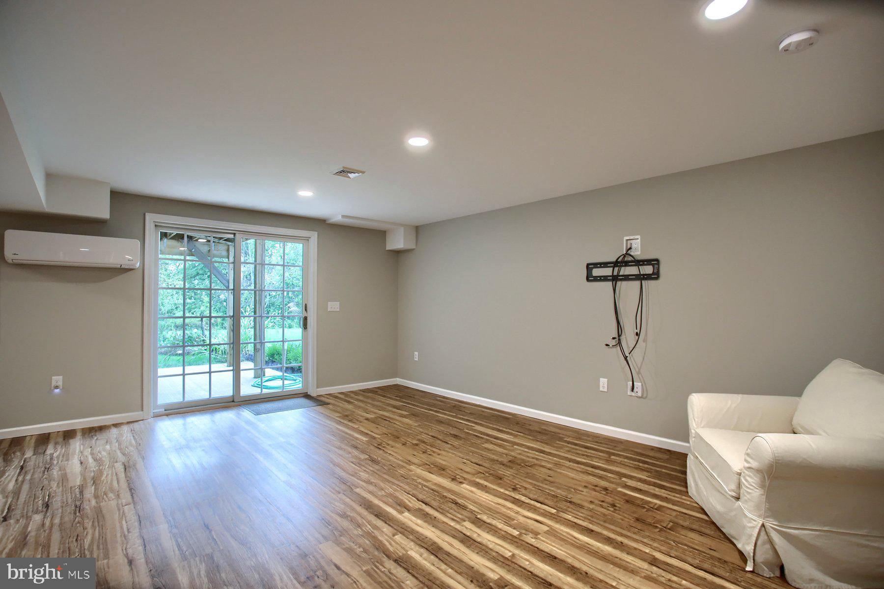366 Schaffner Dr