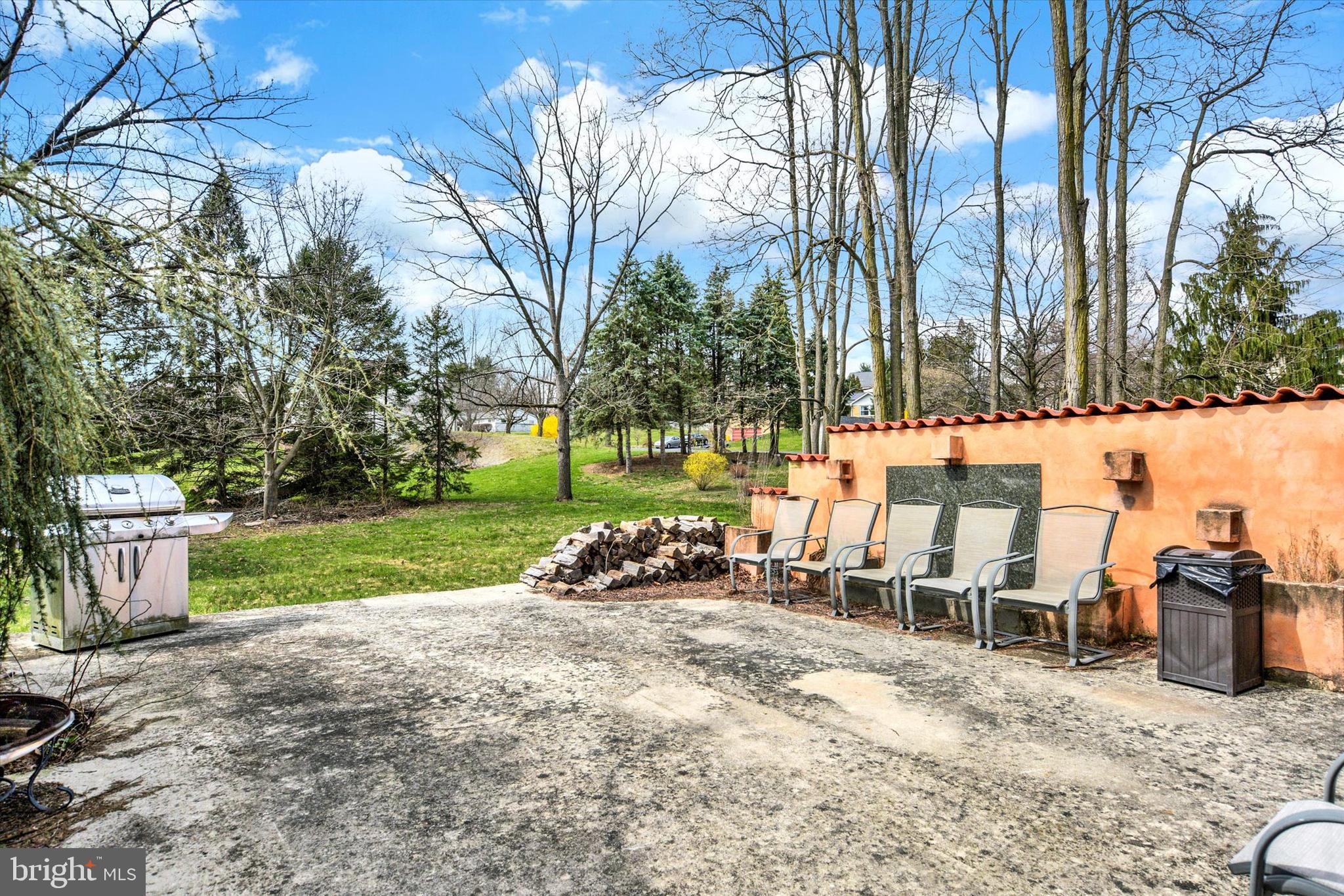1417 Regency Cir
