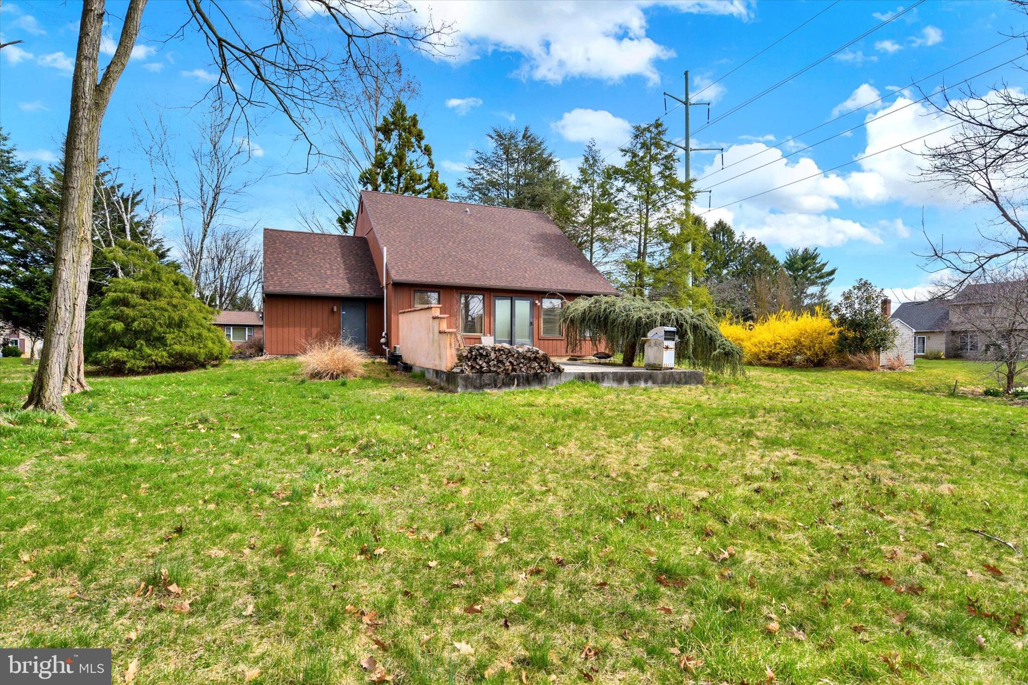 1417 Regency Cir