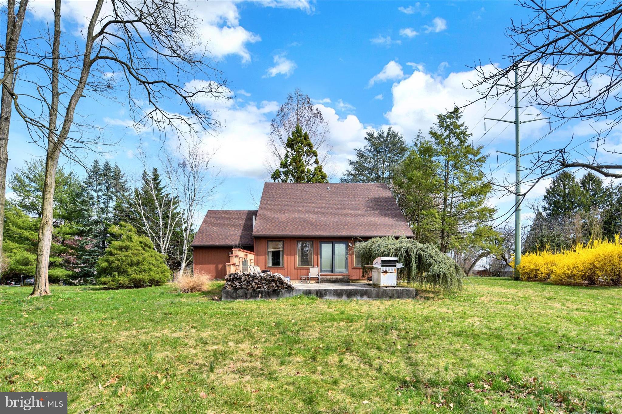 1417 Regency Cir