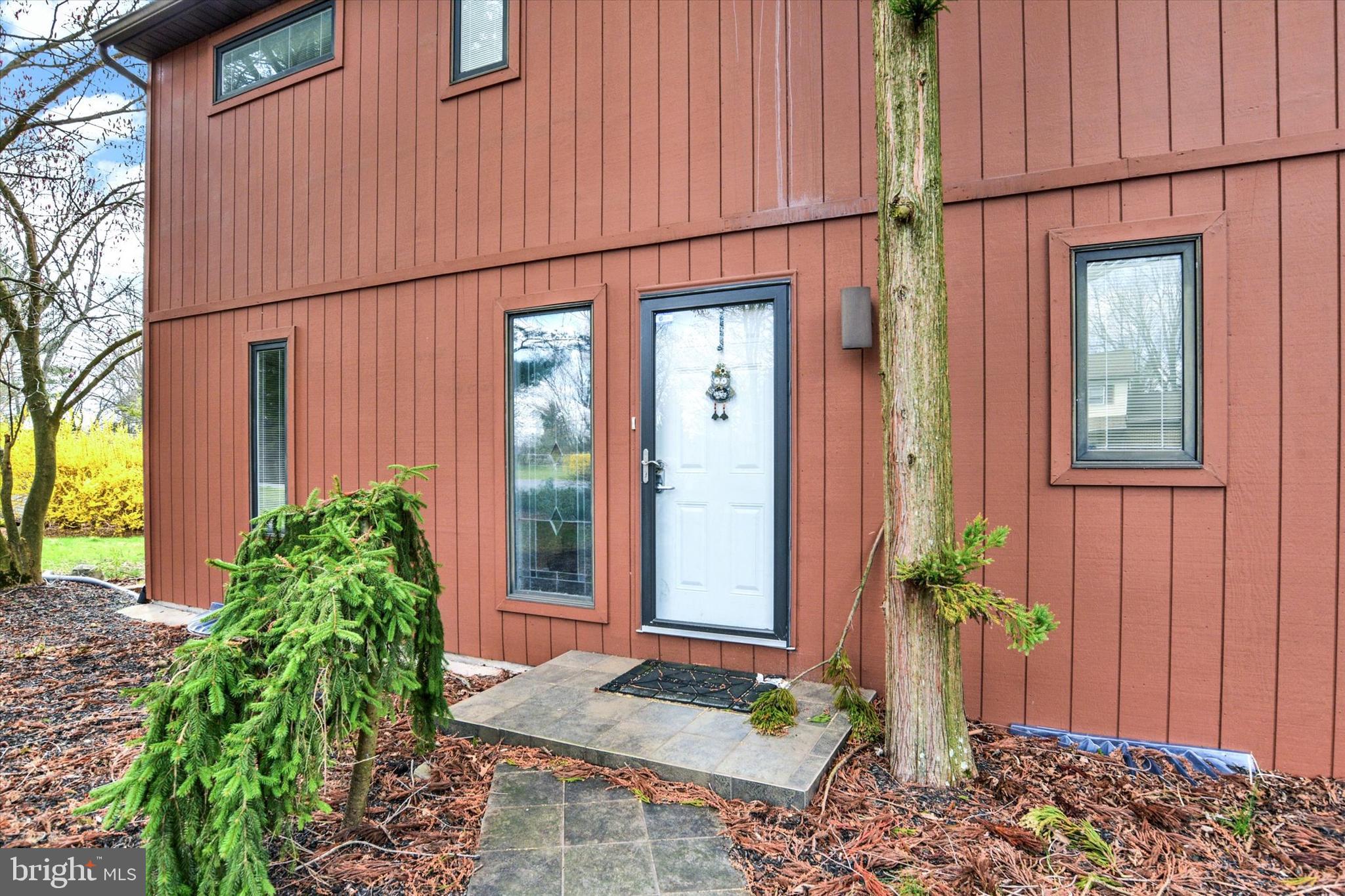 1417 Regency Cir
