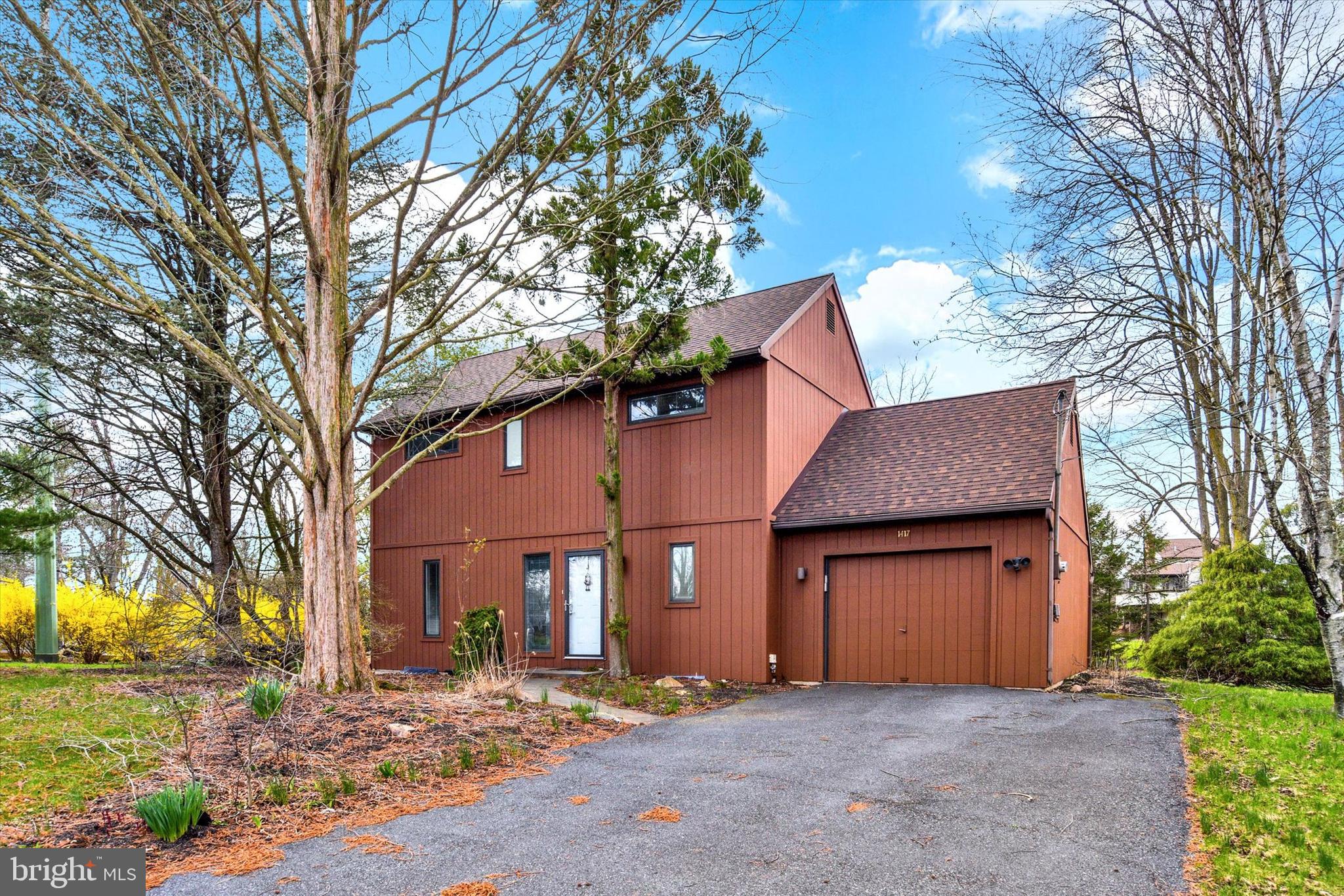 1417 Regency Cir