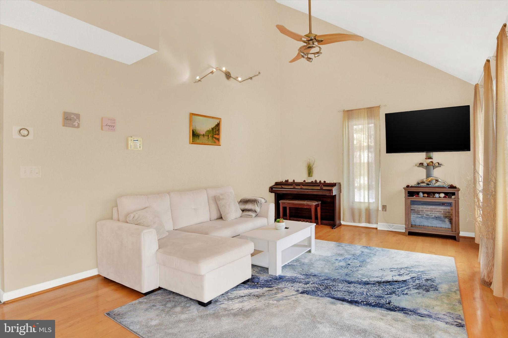 1417 Regency Cir