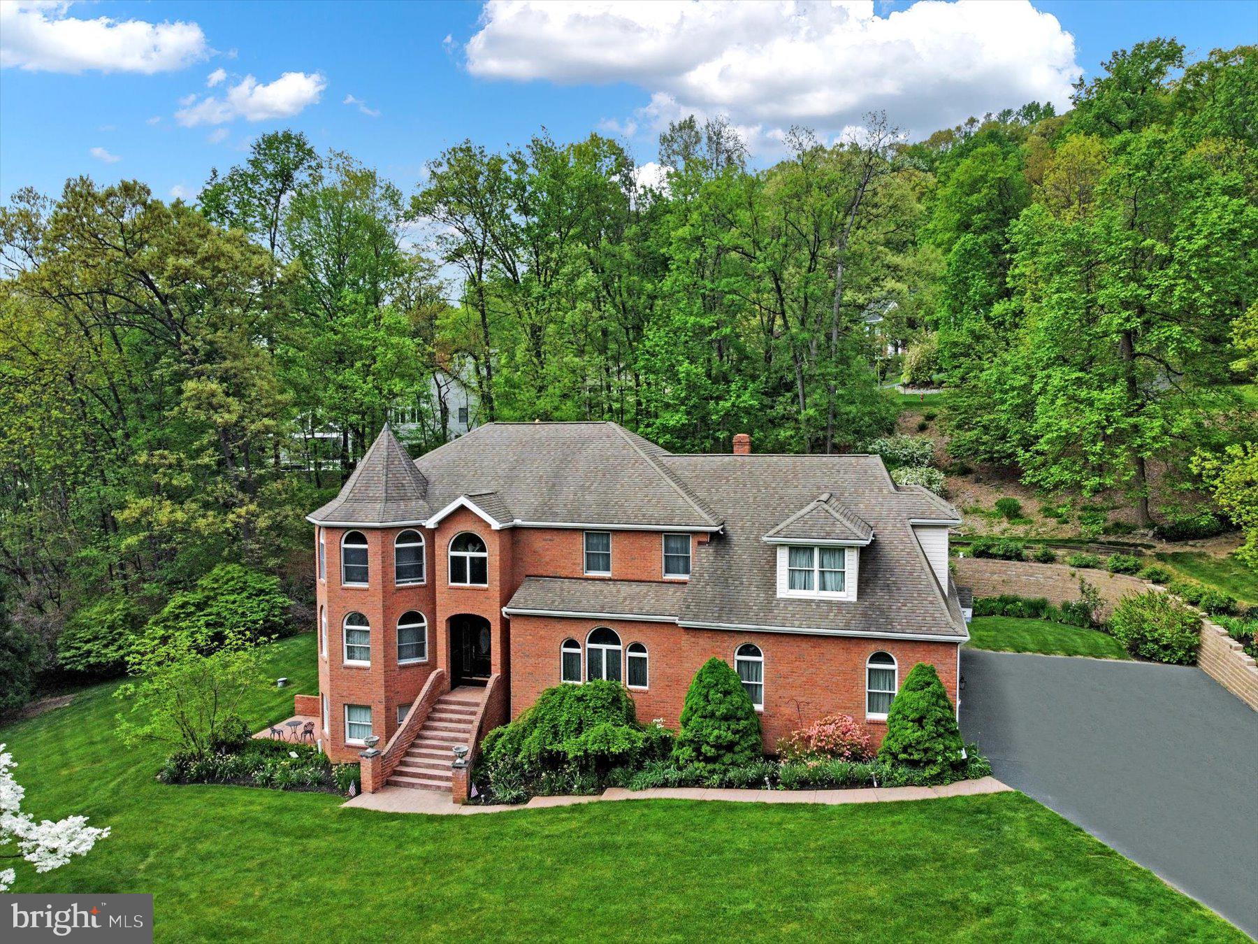1671 Nottingham Dr