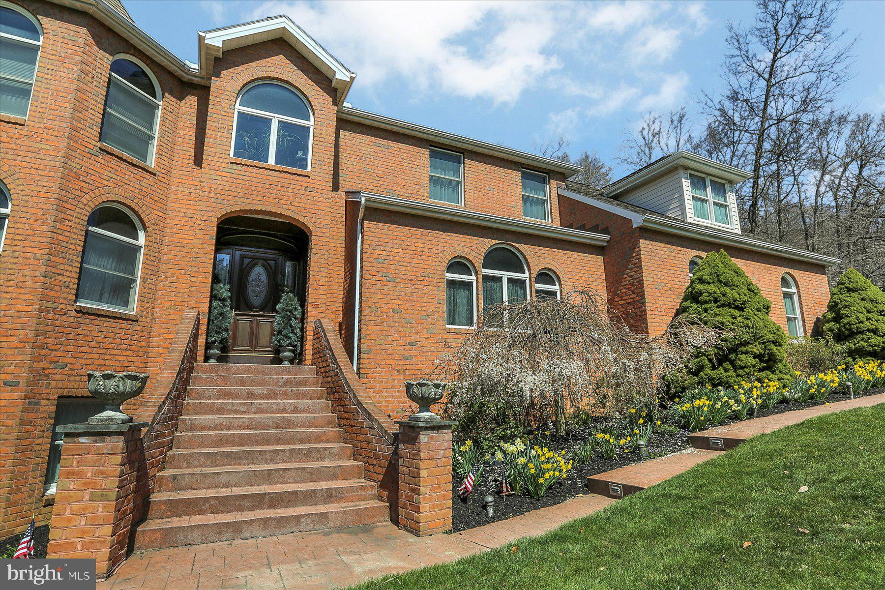 1671 Nottingham Dr
