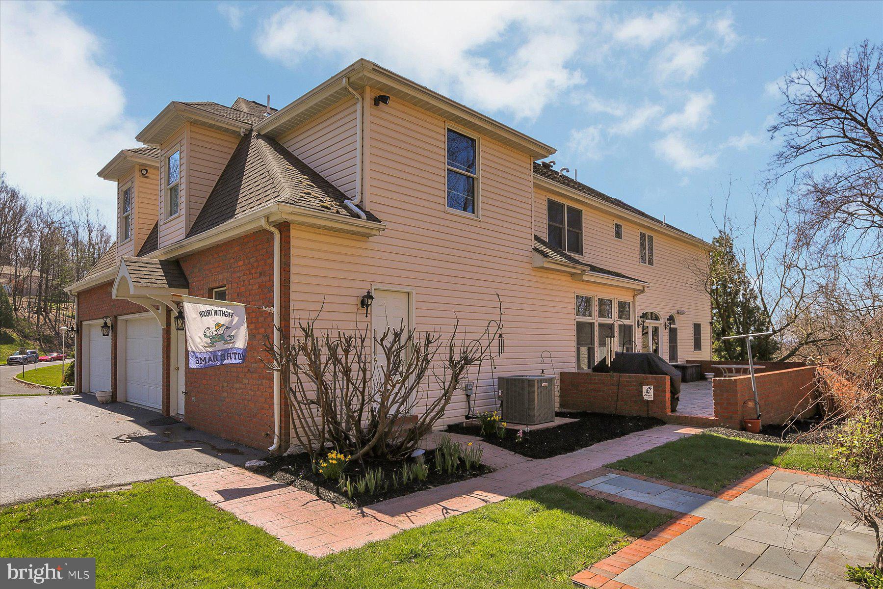 1671 Nottingham Dr