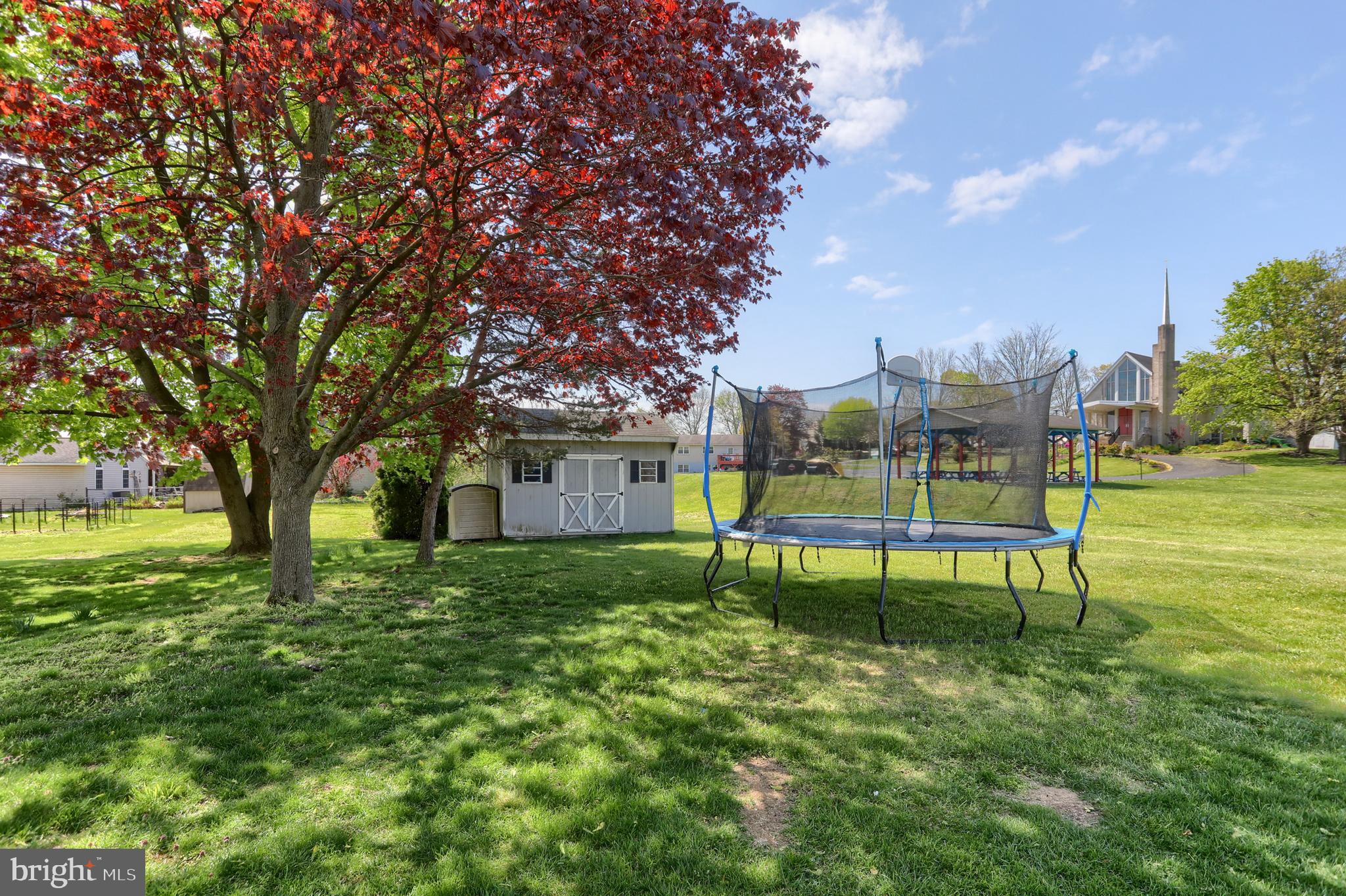 6571 Lehigh Ave