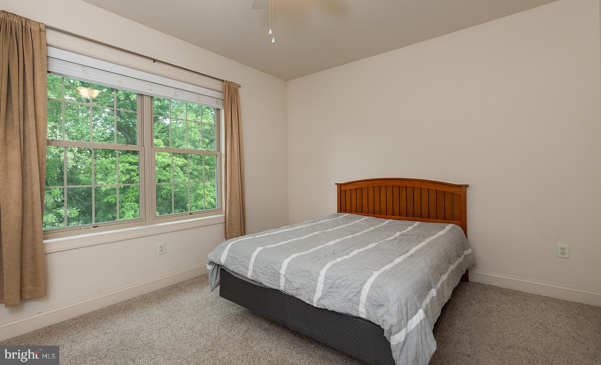 152 Lexington Ct