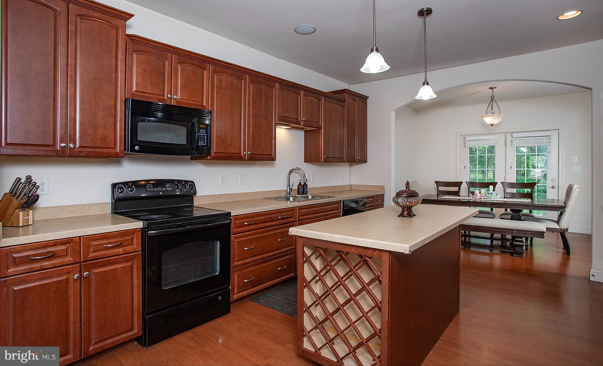 152 Lexington Ct