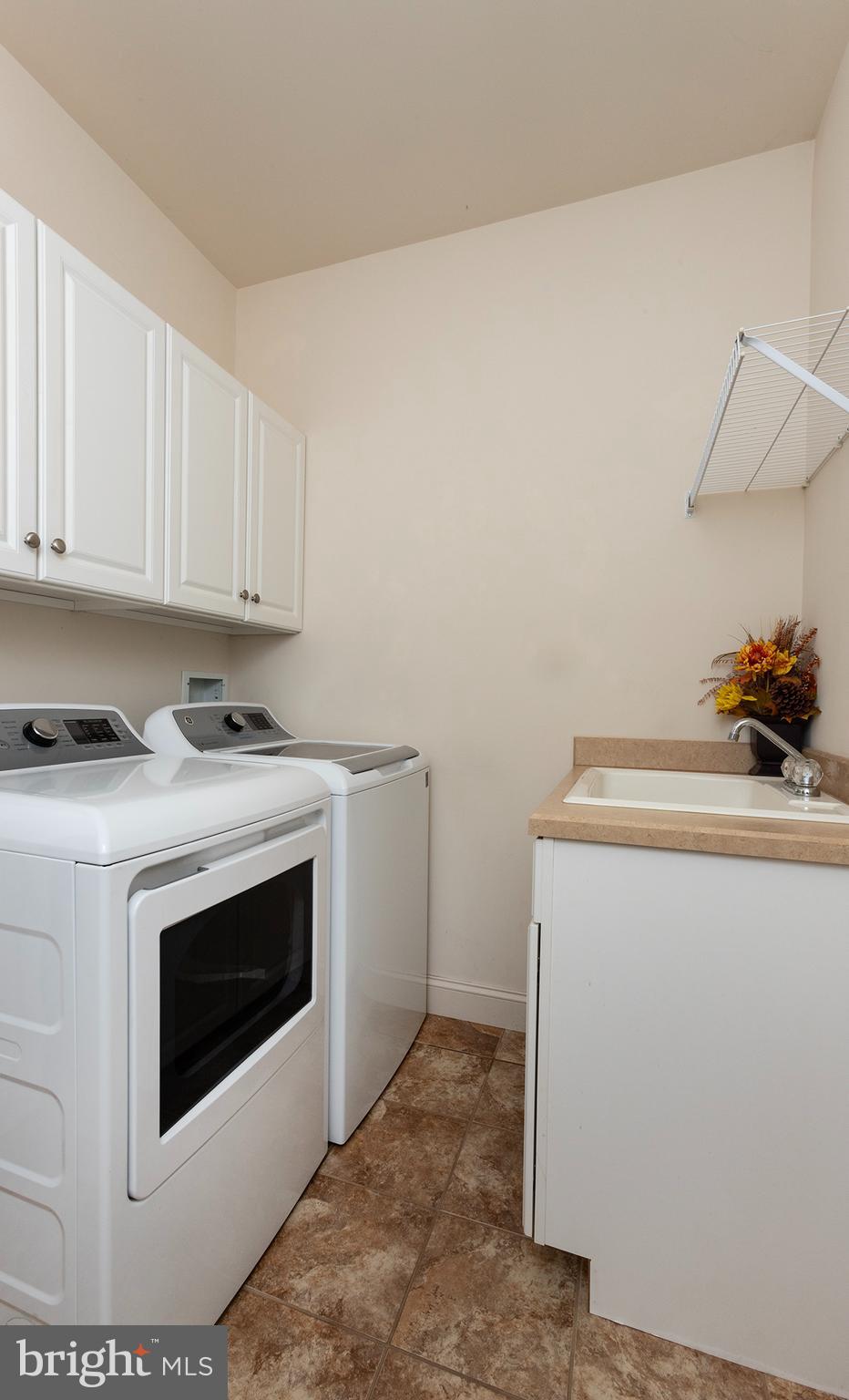 152 Lexington Ct