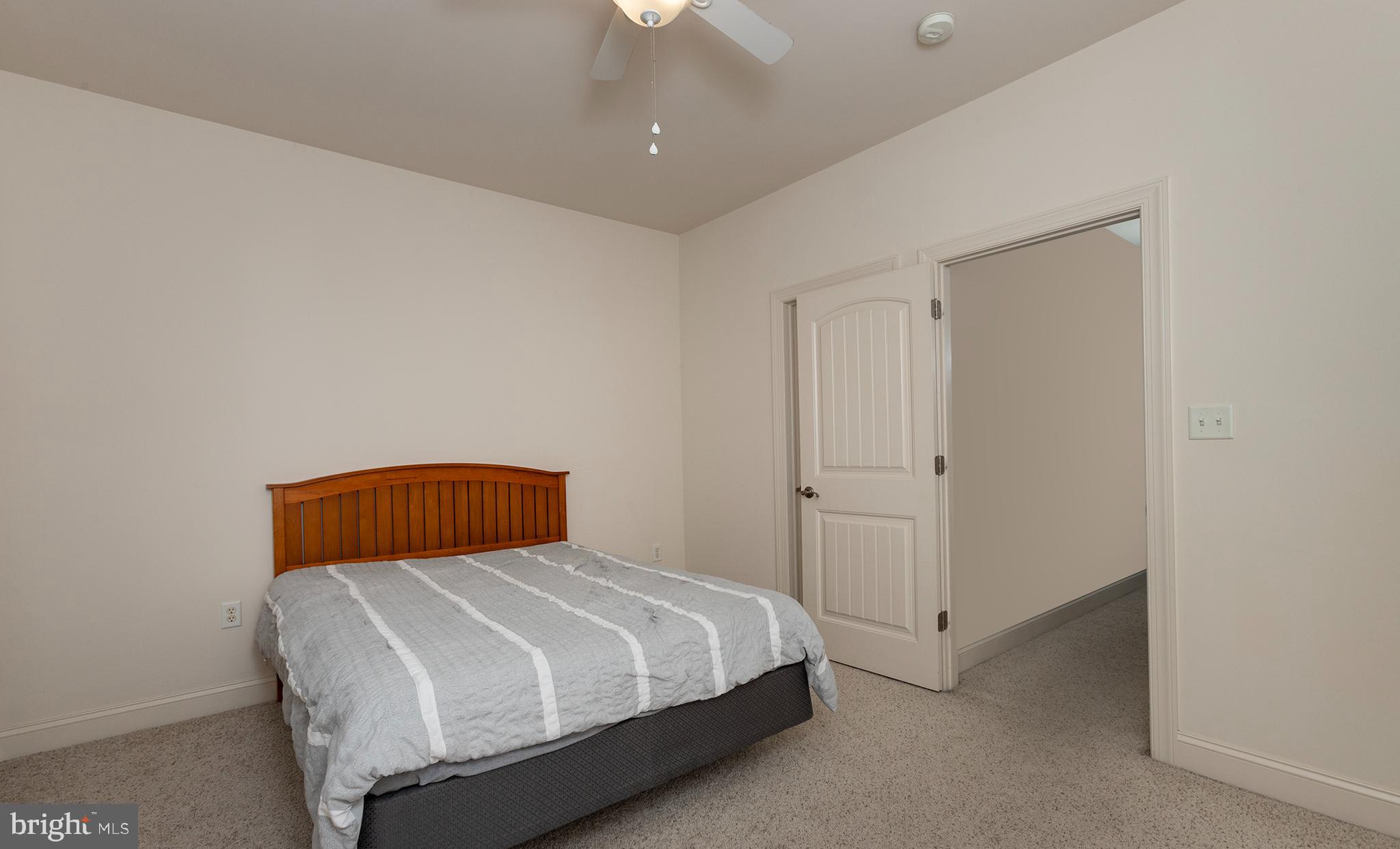 152 Lexington Ct