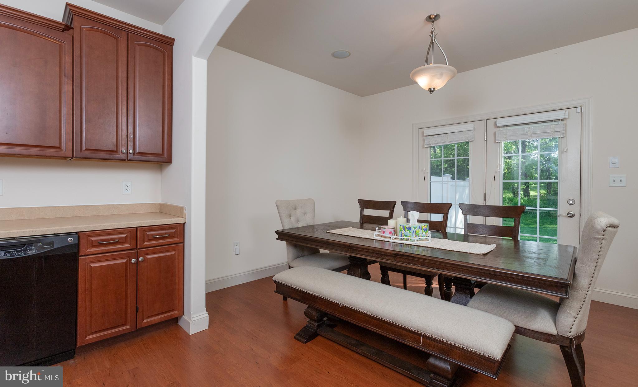 152 Lexington Ct