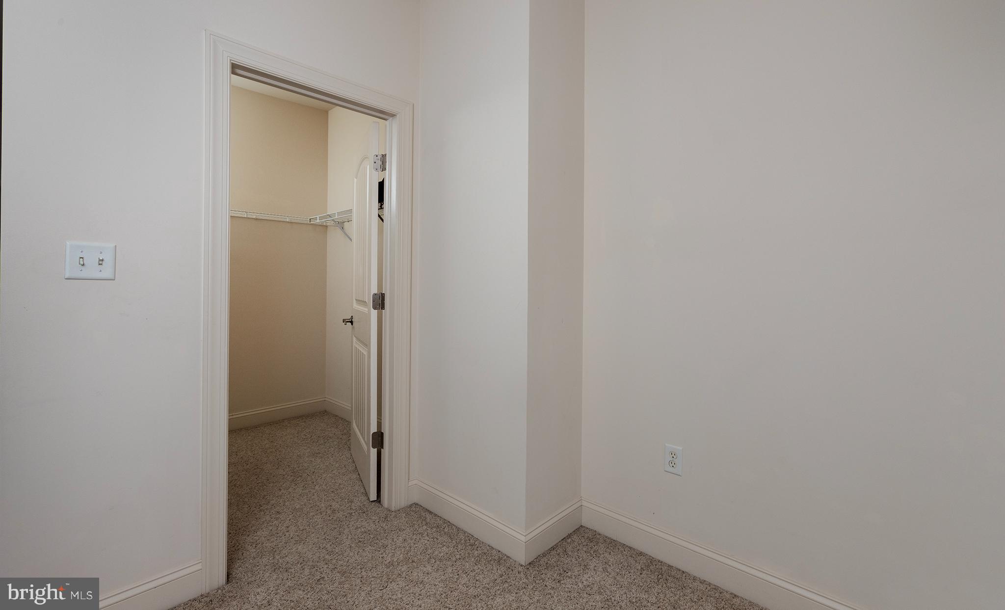 152 Lexington Ct