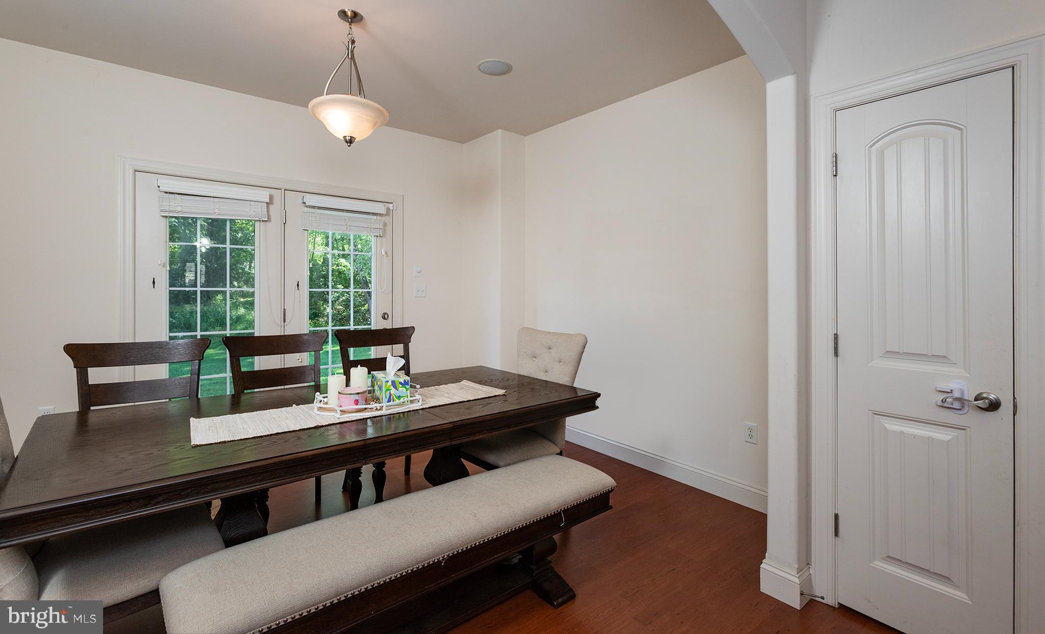 152 Lexington Ct