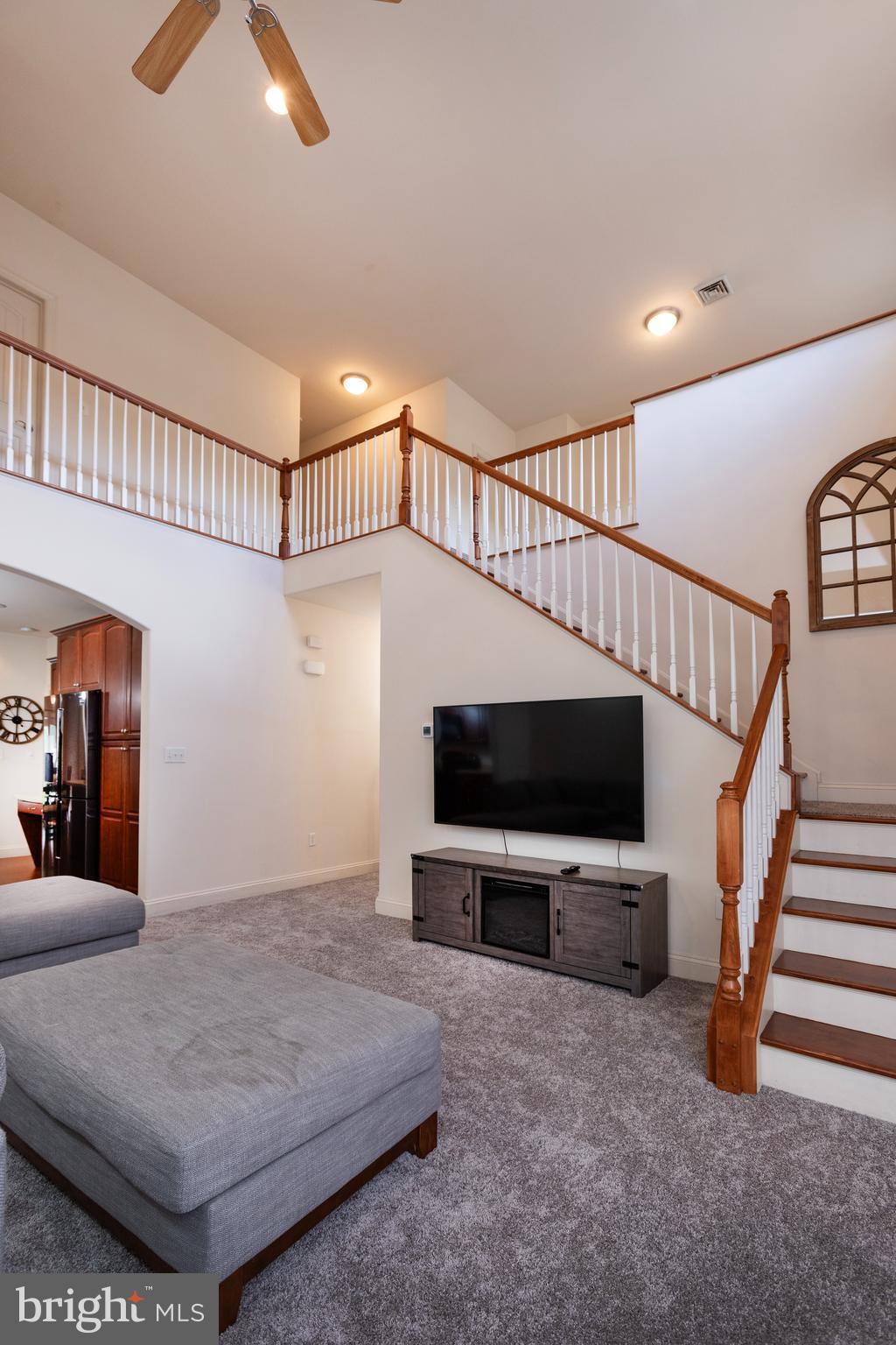 152 Lexington Ct