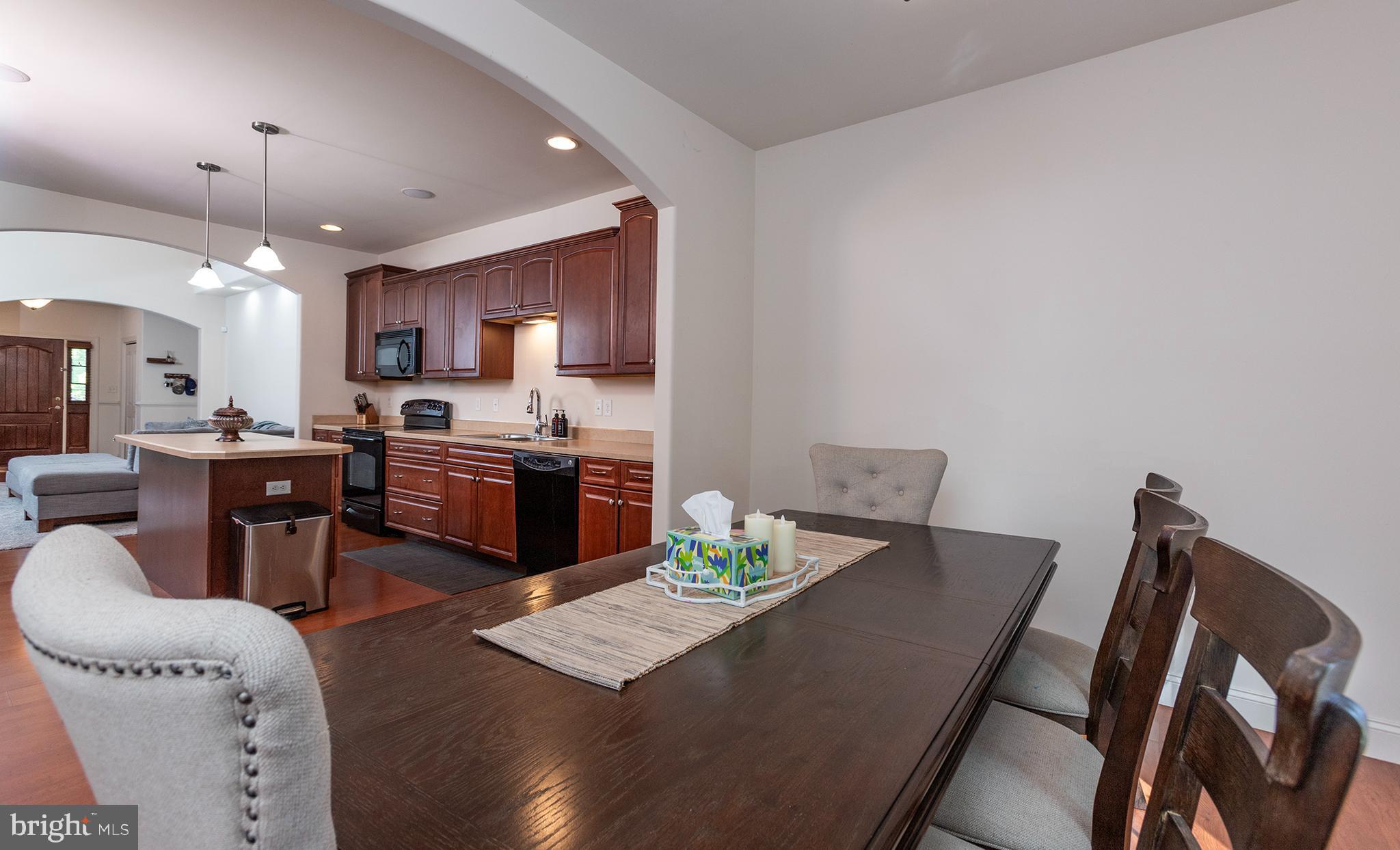 152 Lexington Ct