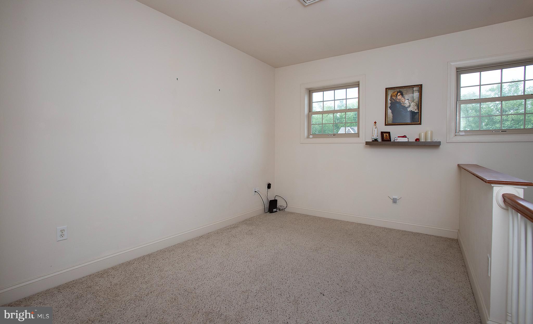 152 Lexington Ct