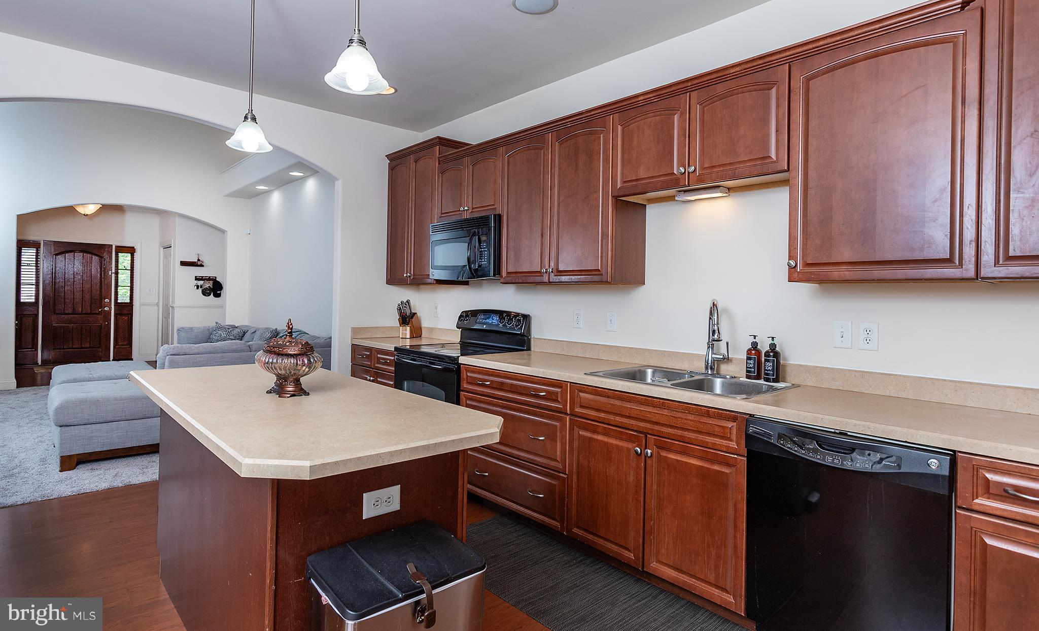 152 Lexington Ct