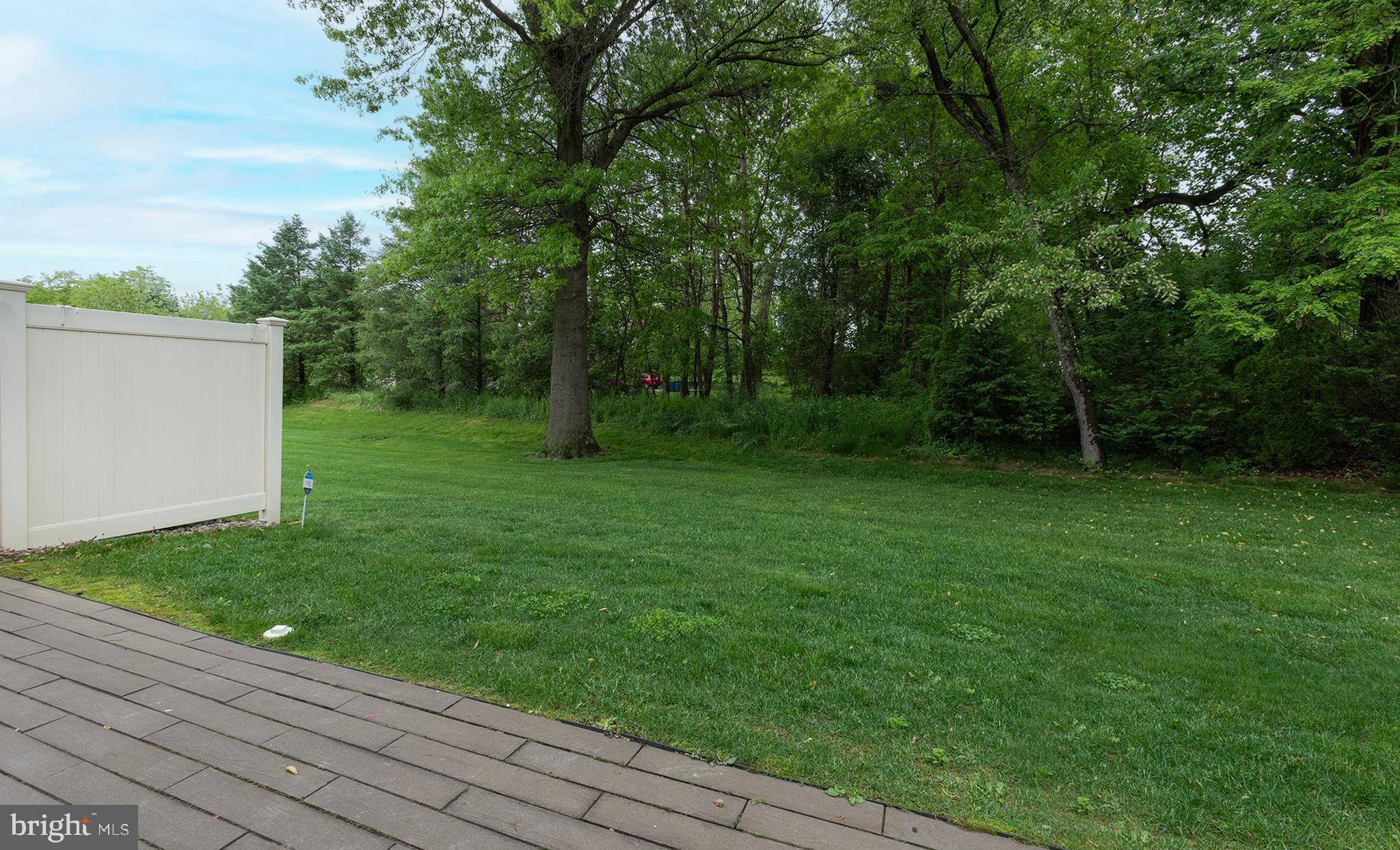 152 Lexington Ct