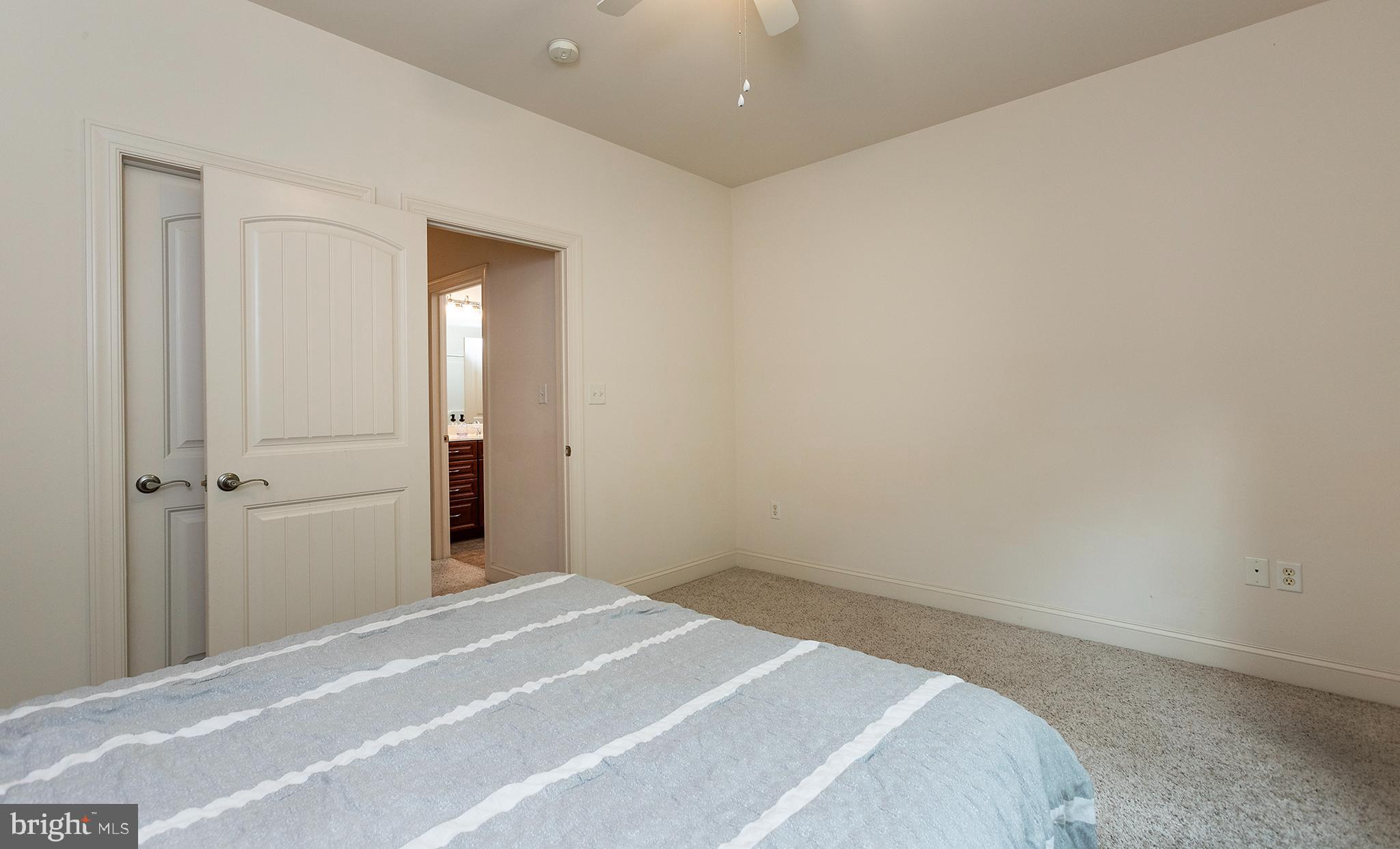 152 Lexington Ct