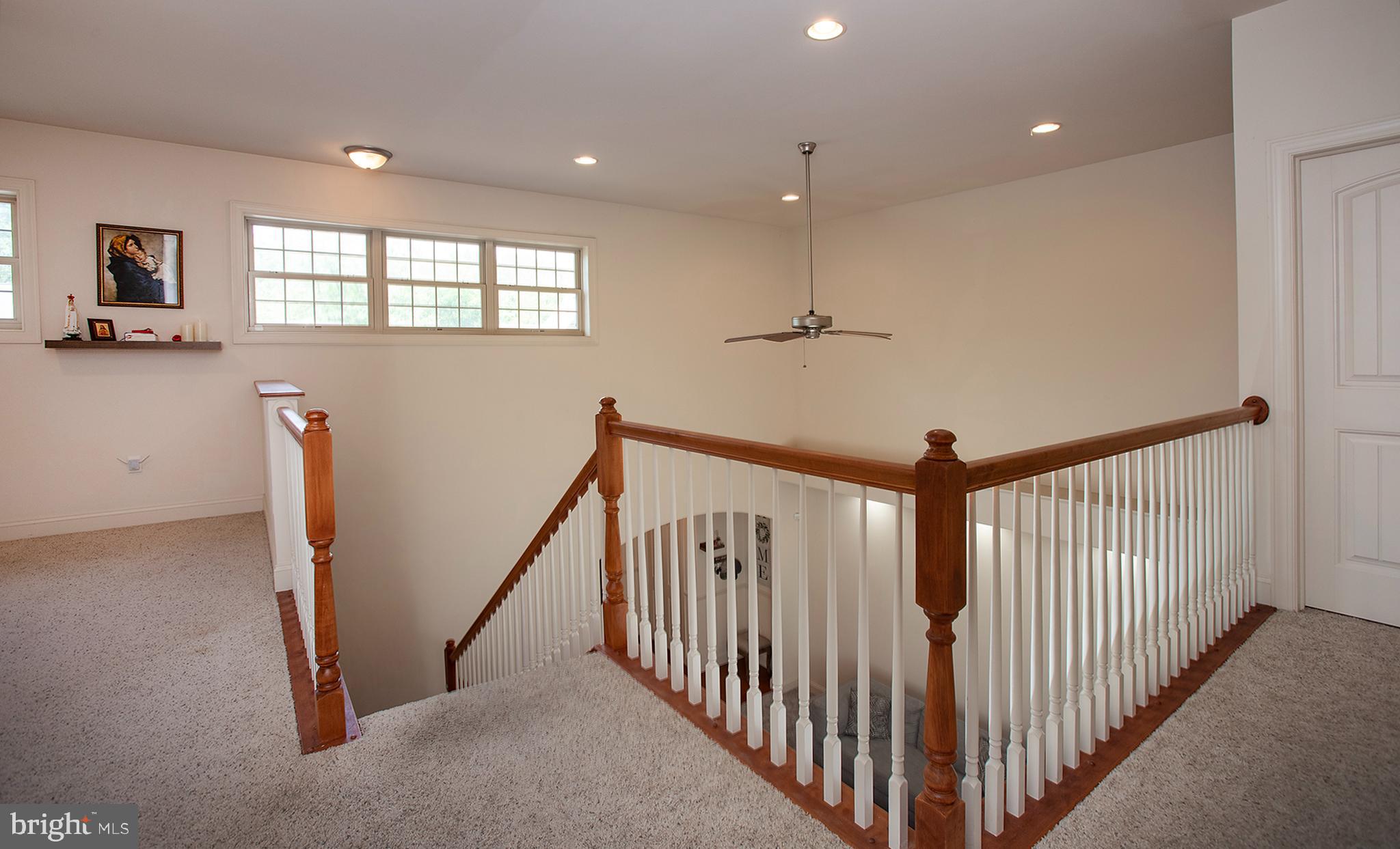 152 Lexington Ct