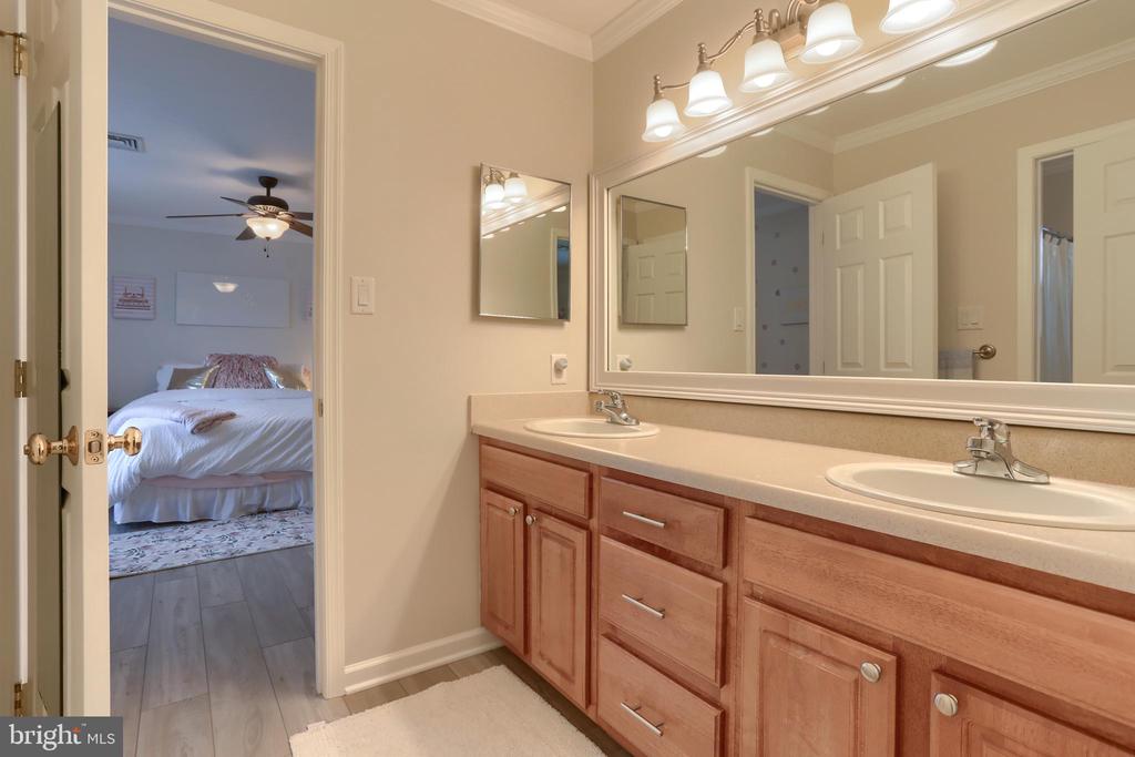 104 Martin Ct