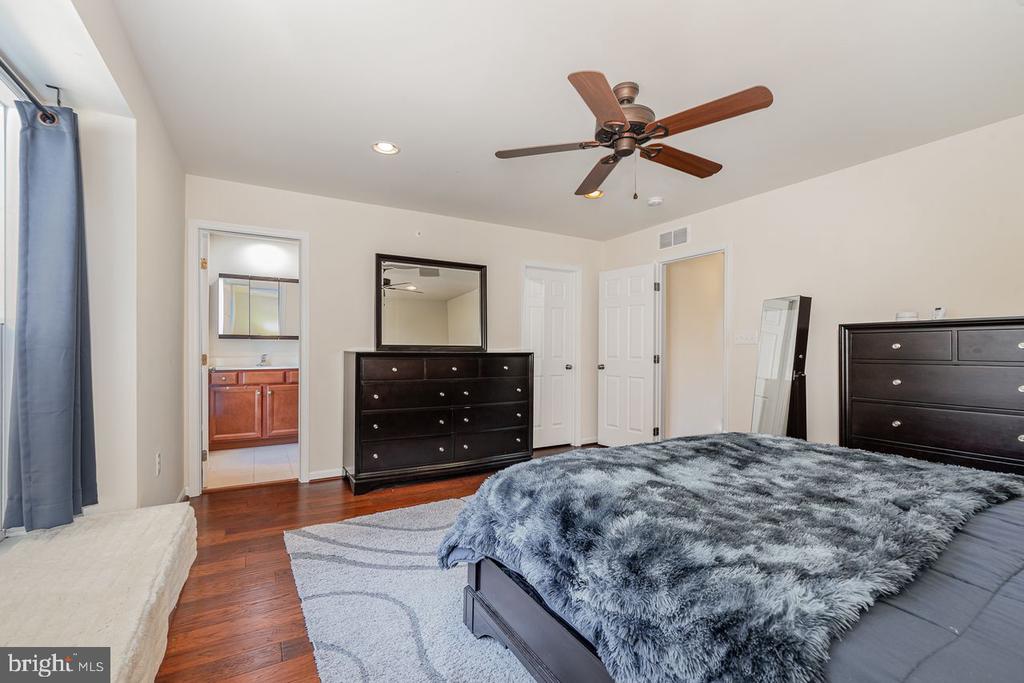 528 Rayburn Ct